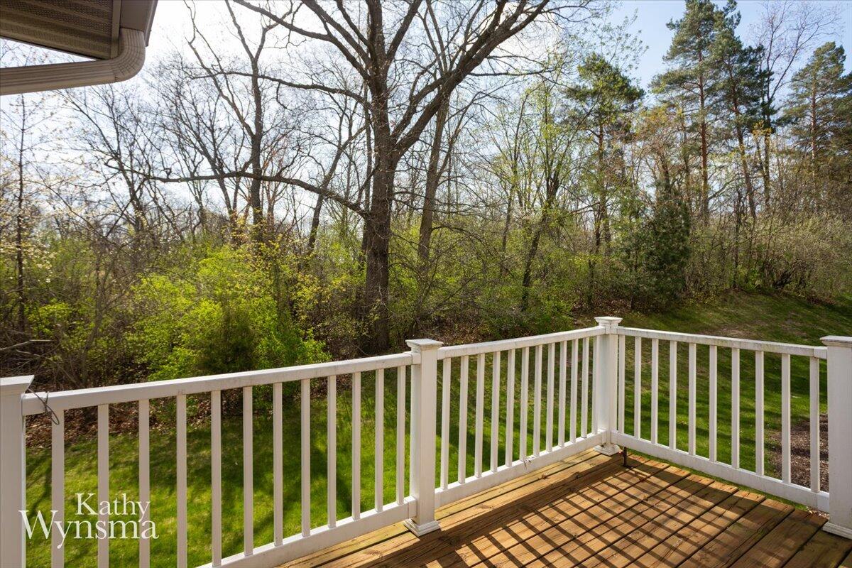 4231 Willow Lane Drive NE