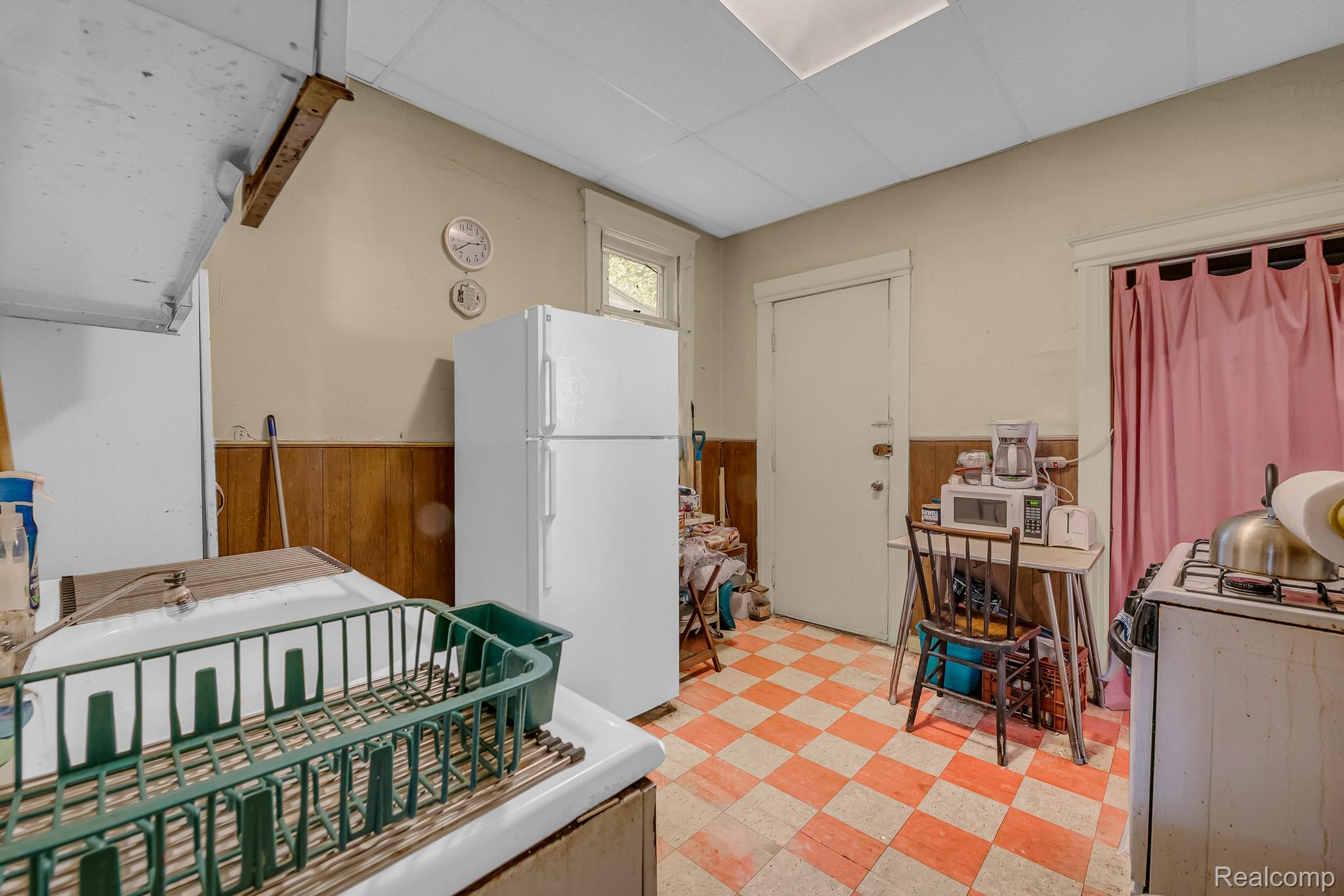 Detroit City, Michigan 48202, United States, 3 Bedrooms Bedrooms, ,2 BathroomsBathrooms,Residential,Pending,191134