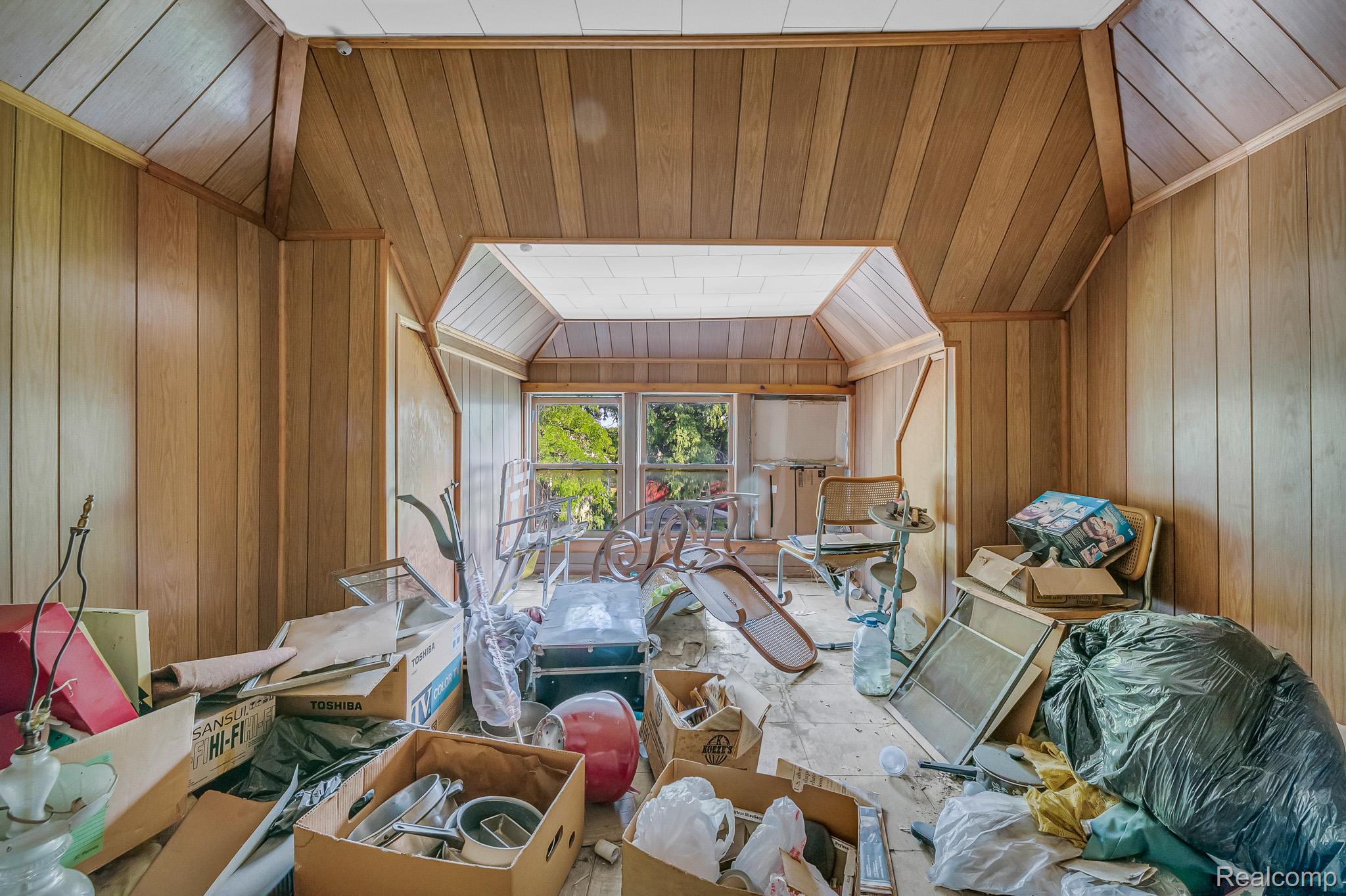 Detroit City, Michigan 48202, United States, 3 Bedrooms Bedrooms, ,2 BathroomsBathrooms,Residential,Pending,191134