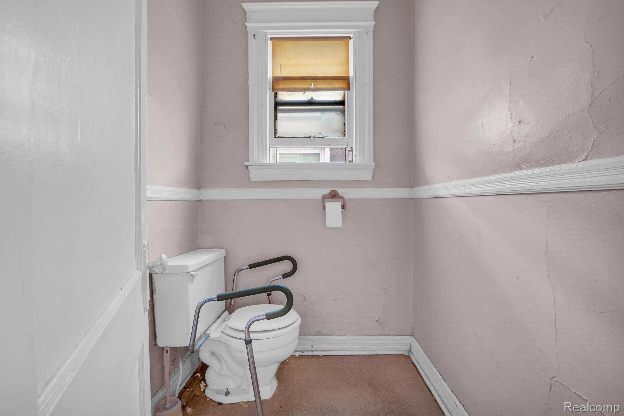 Detroit City, Michigan 48202, United States, 3 Bedrooms Bedrooms, ,2 BathroomsBathrooms,Residential,Pending,191134