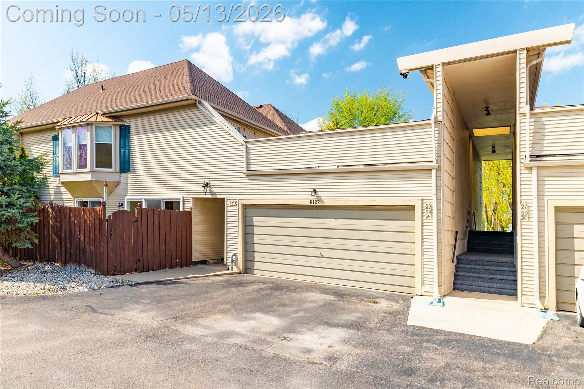 8127 Colony Drive 23