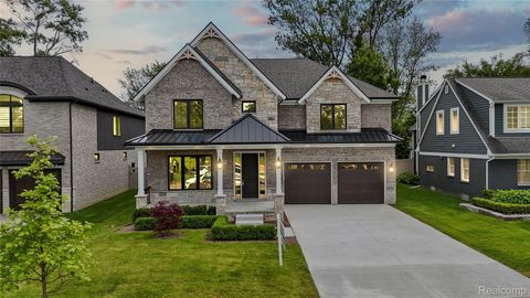 2182 BUCKINGHAM Avenue Birmingham City MI 48009