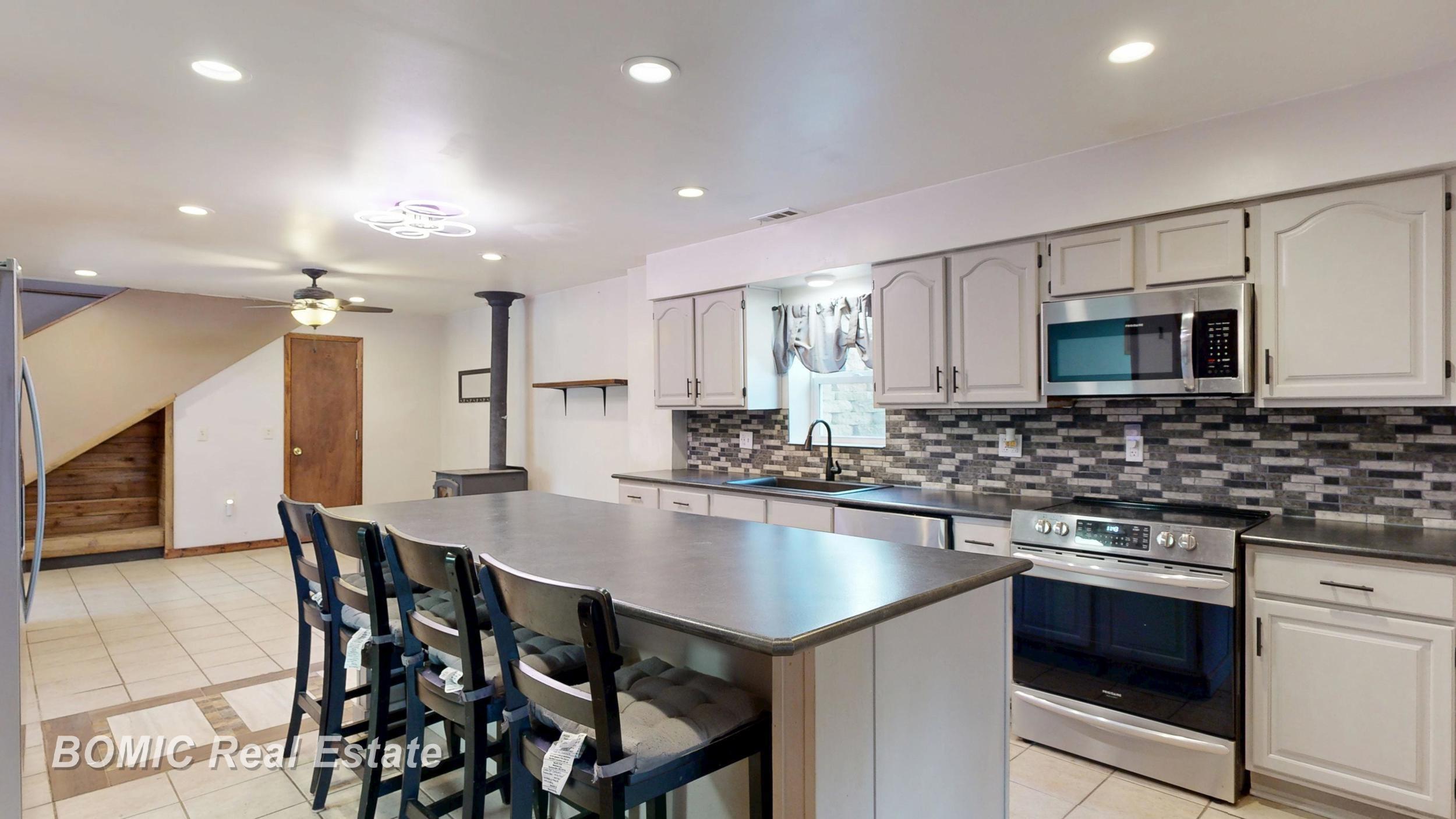 2405 Deer Creek Trail