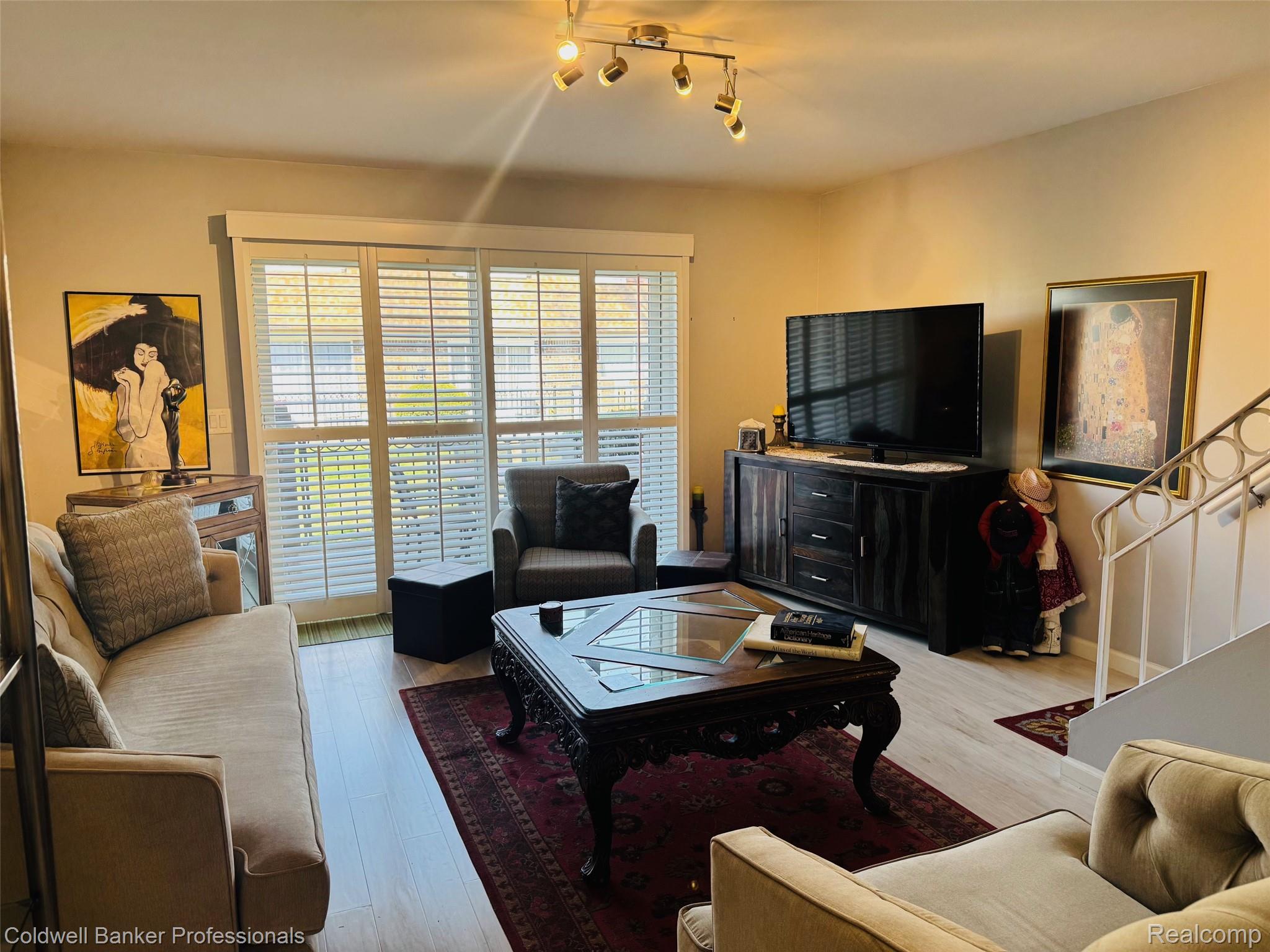 37021 E Aragona Drive