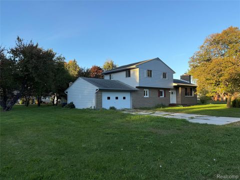 3306 Burlington Drive Buena Vista Charter Township MI 48601