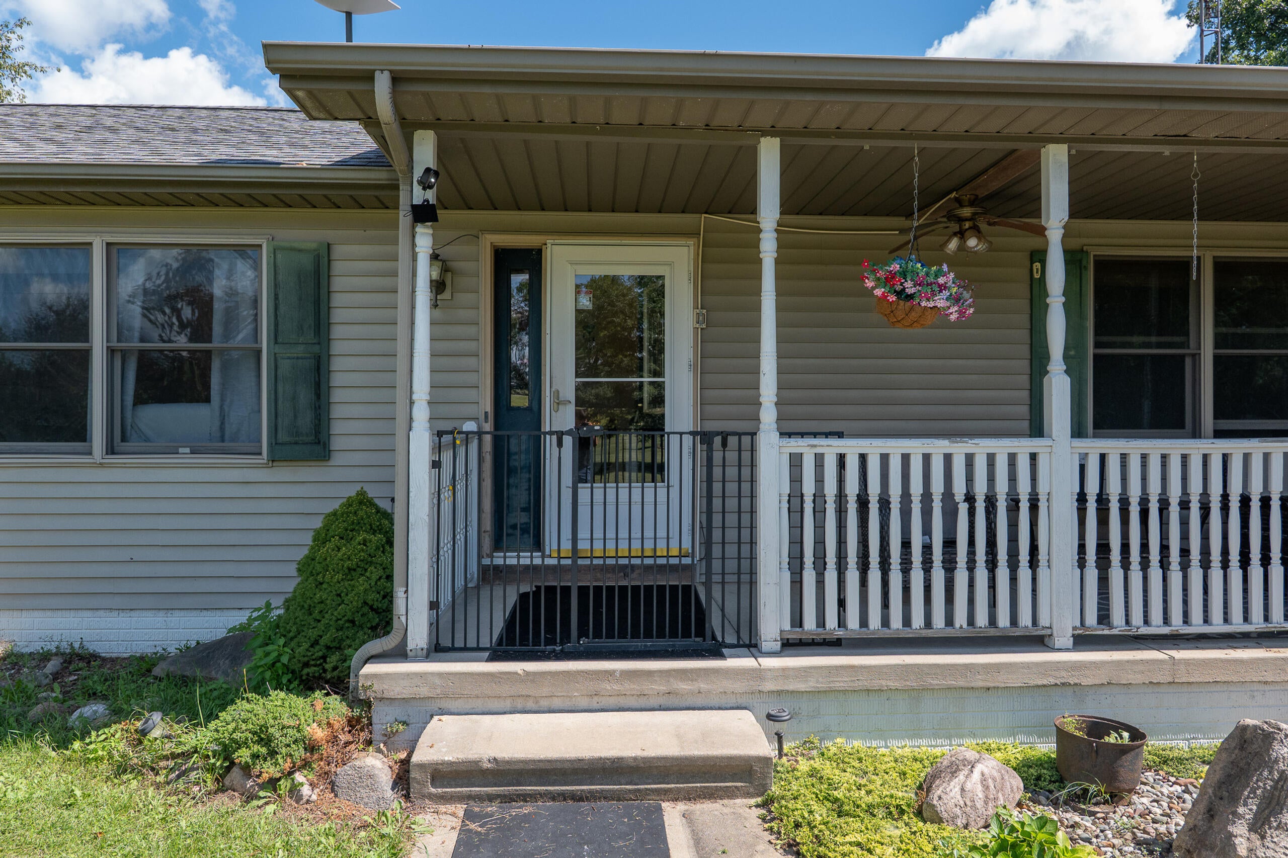 5749 Pioneer Road