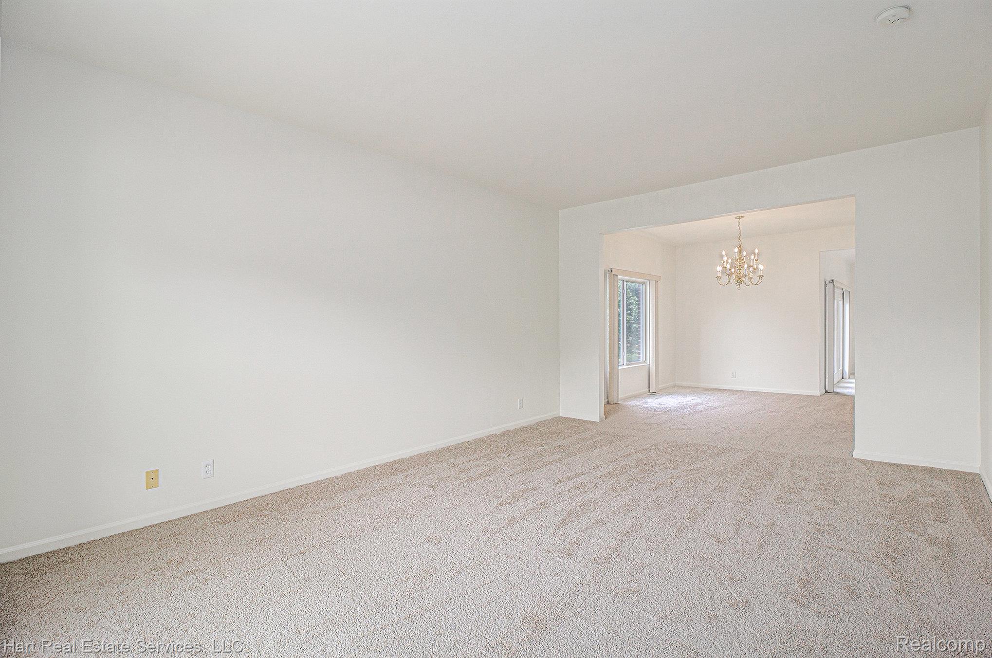 2106 Cattail Circle