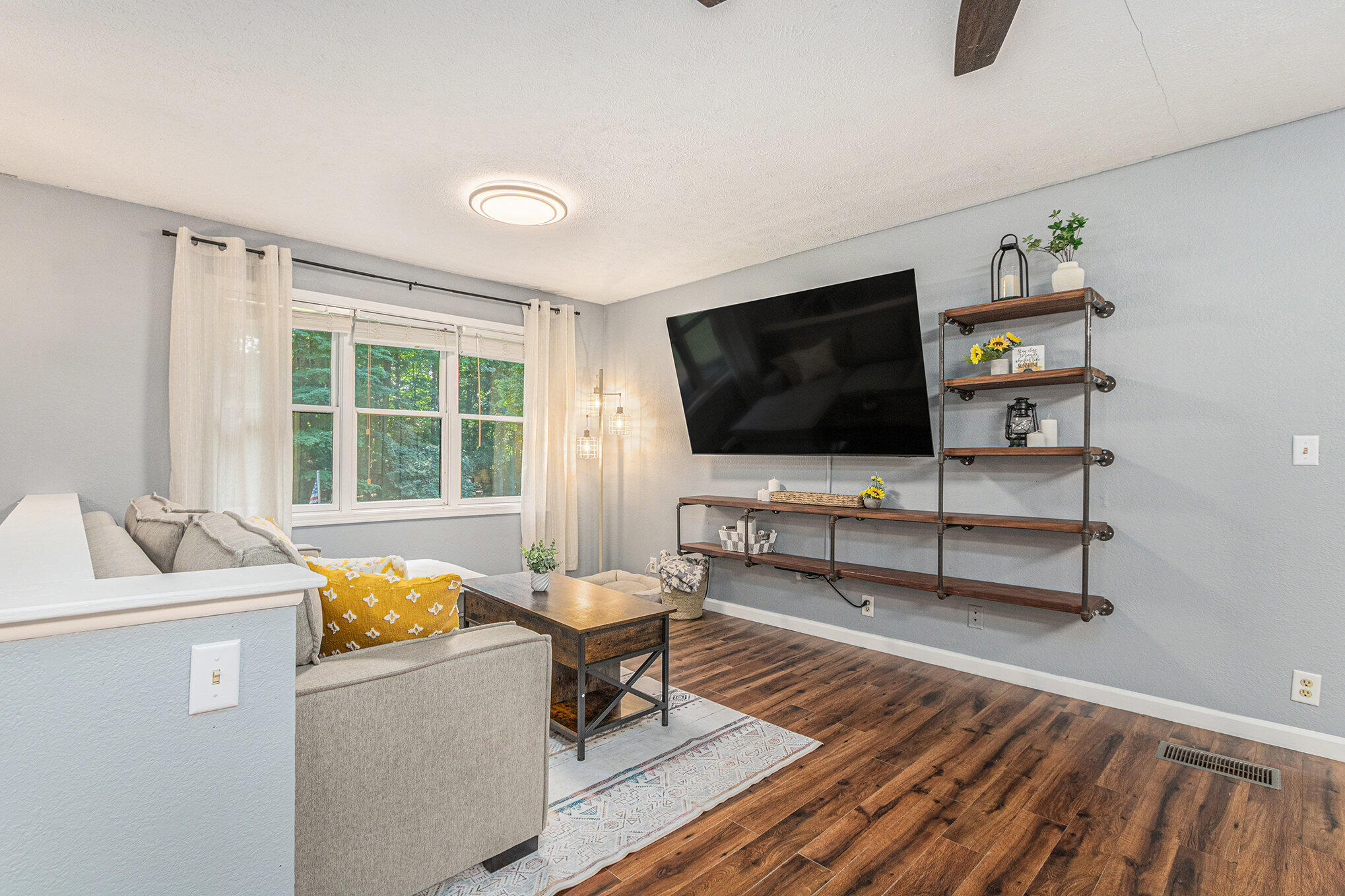 2645 Oak Forest Road