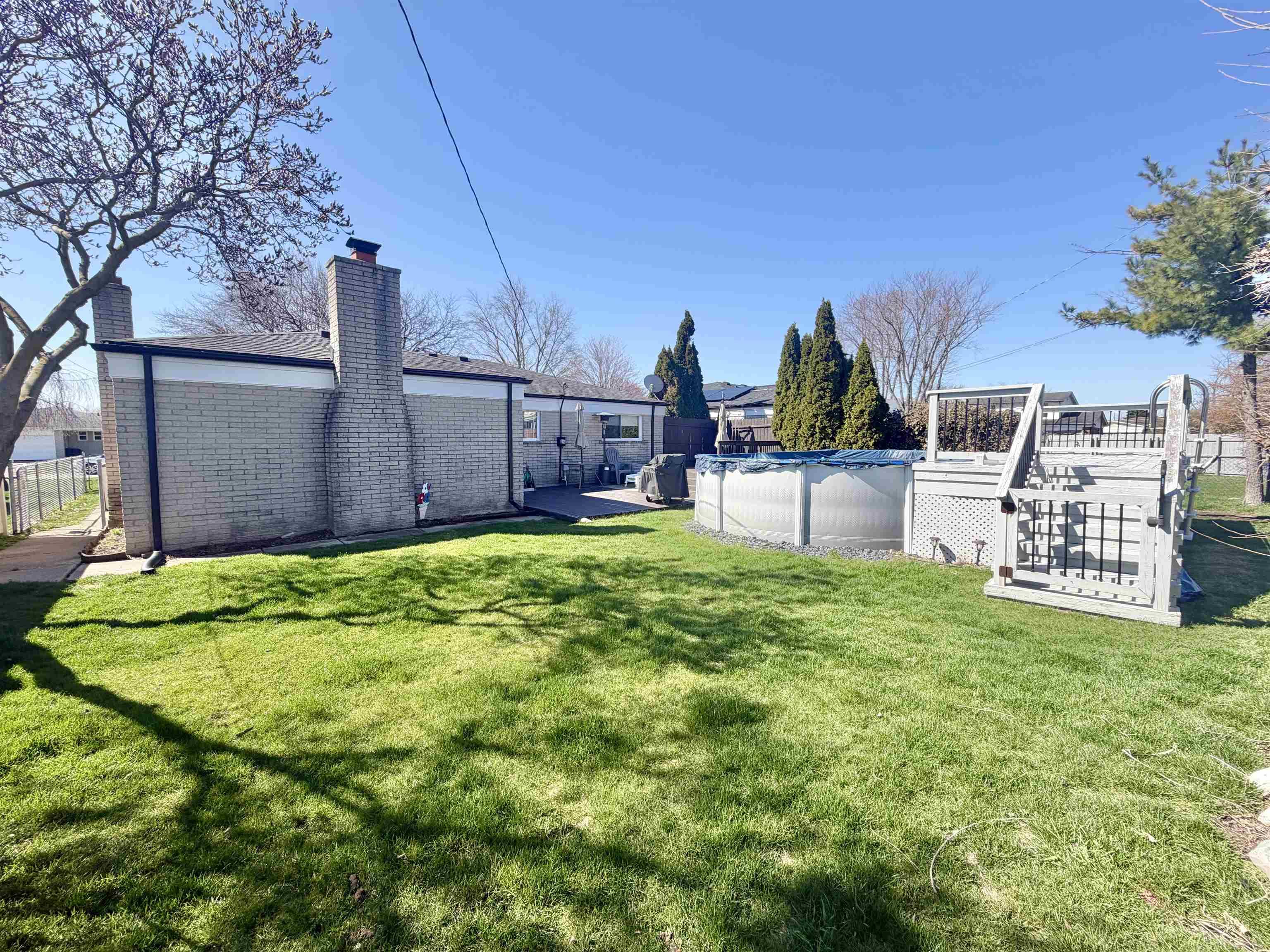 11223 Hemlock Dr Drive