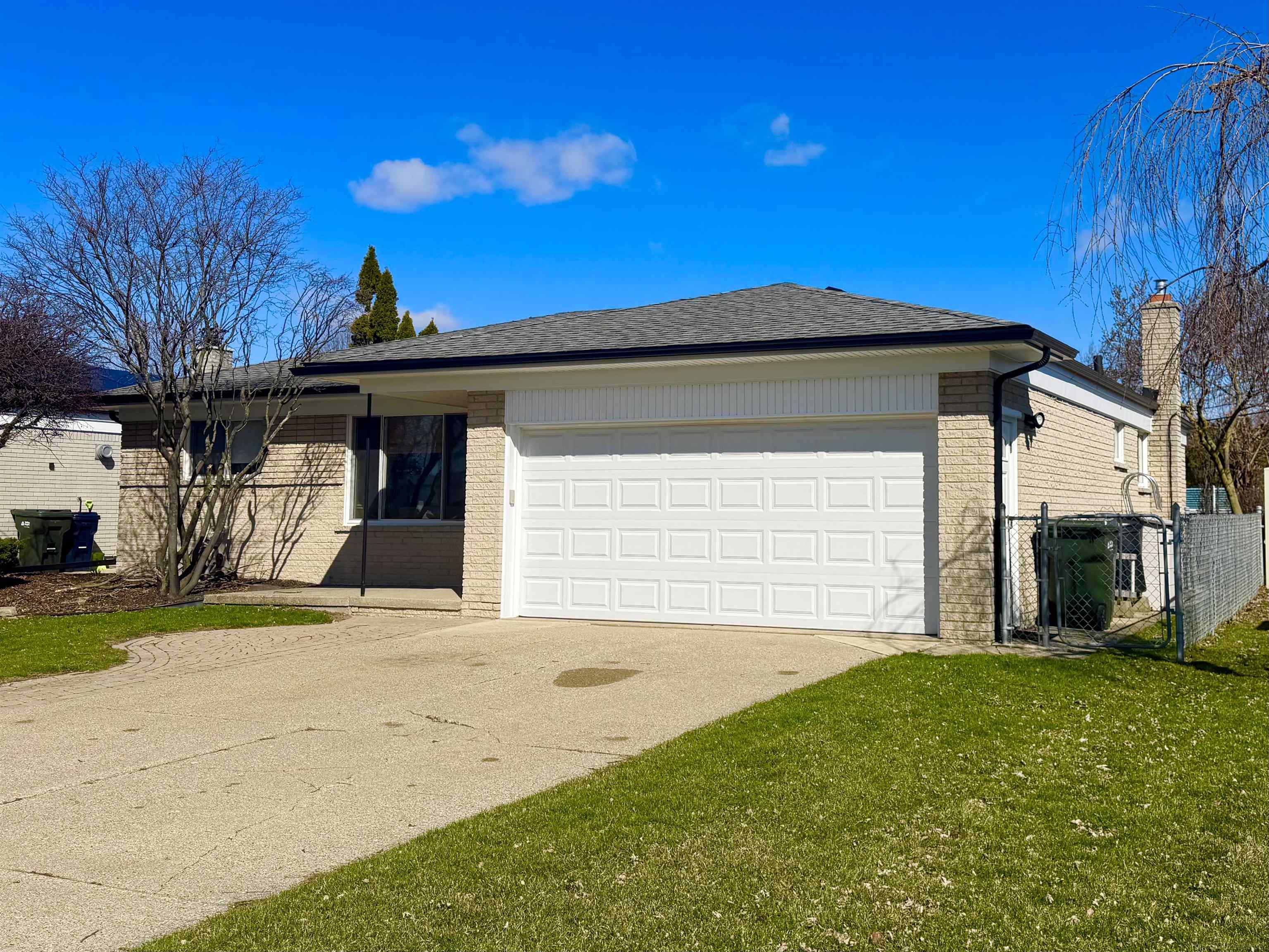 11223 Hemlock Dr Drive