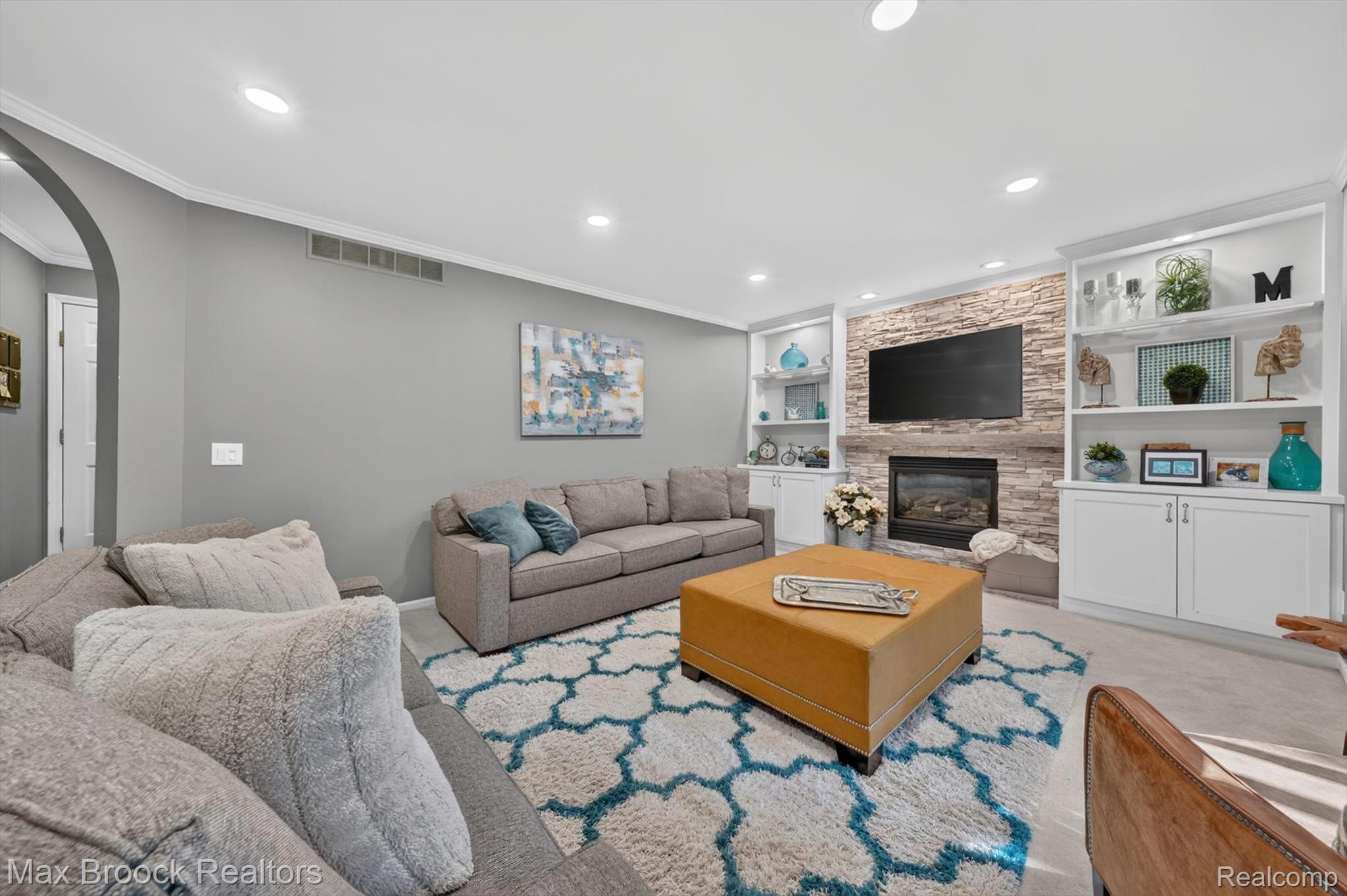 27261 Apple Tree Lane