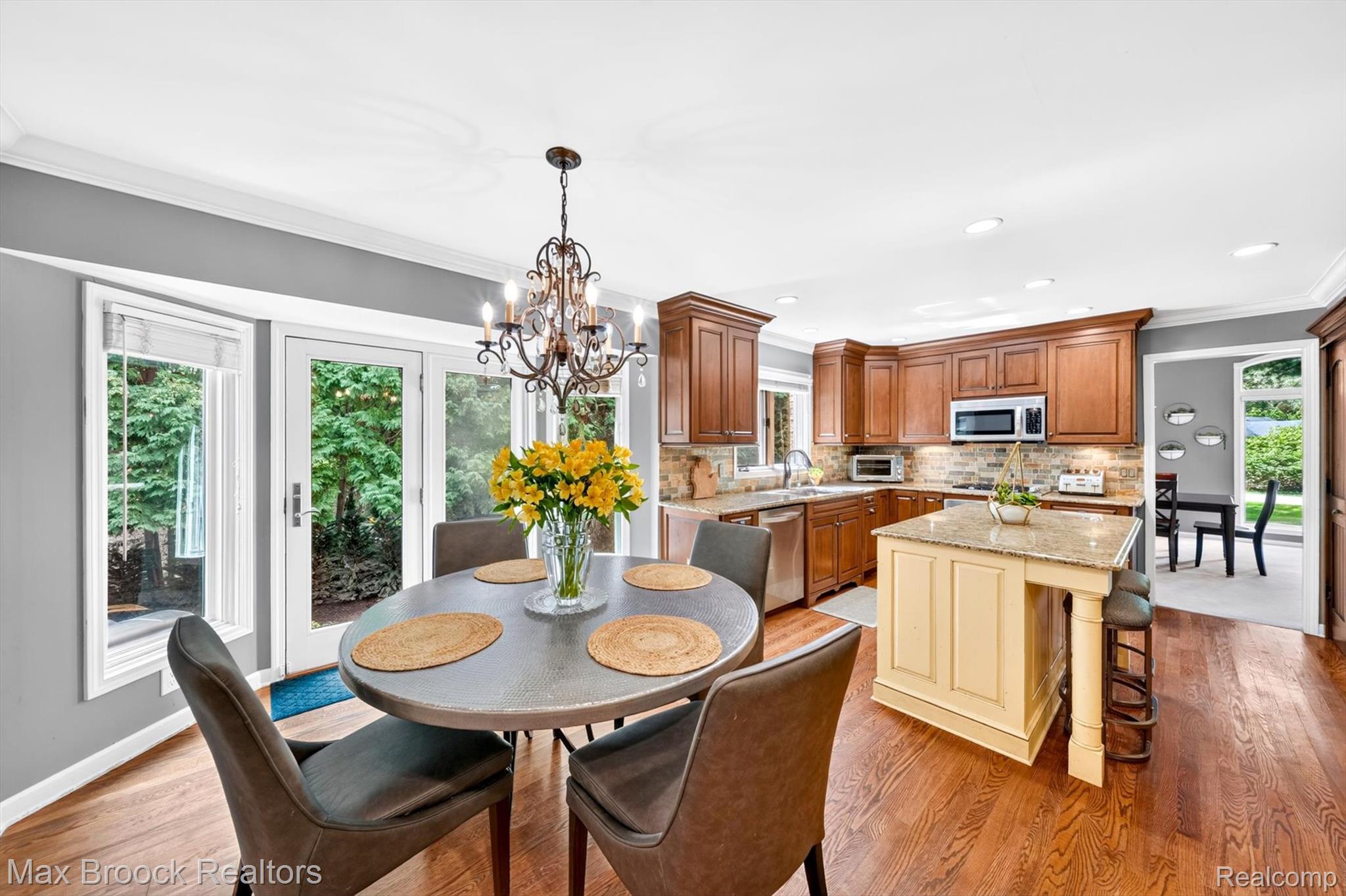 27261 Apple Tree Lane