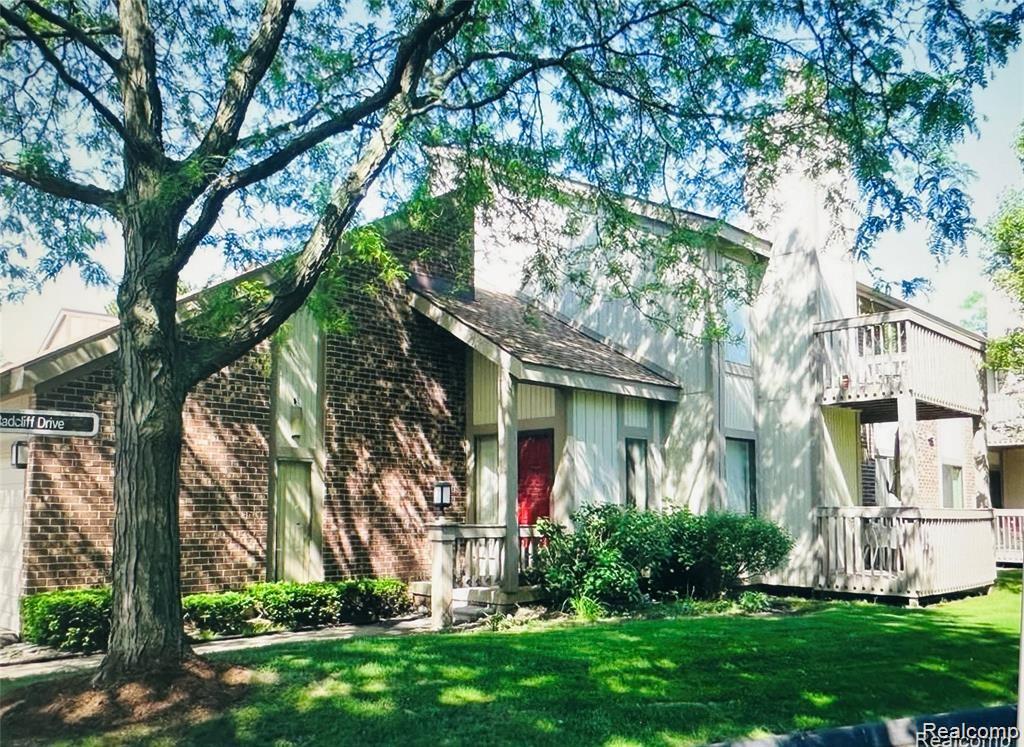 7490 S Brynmawr Court