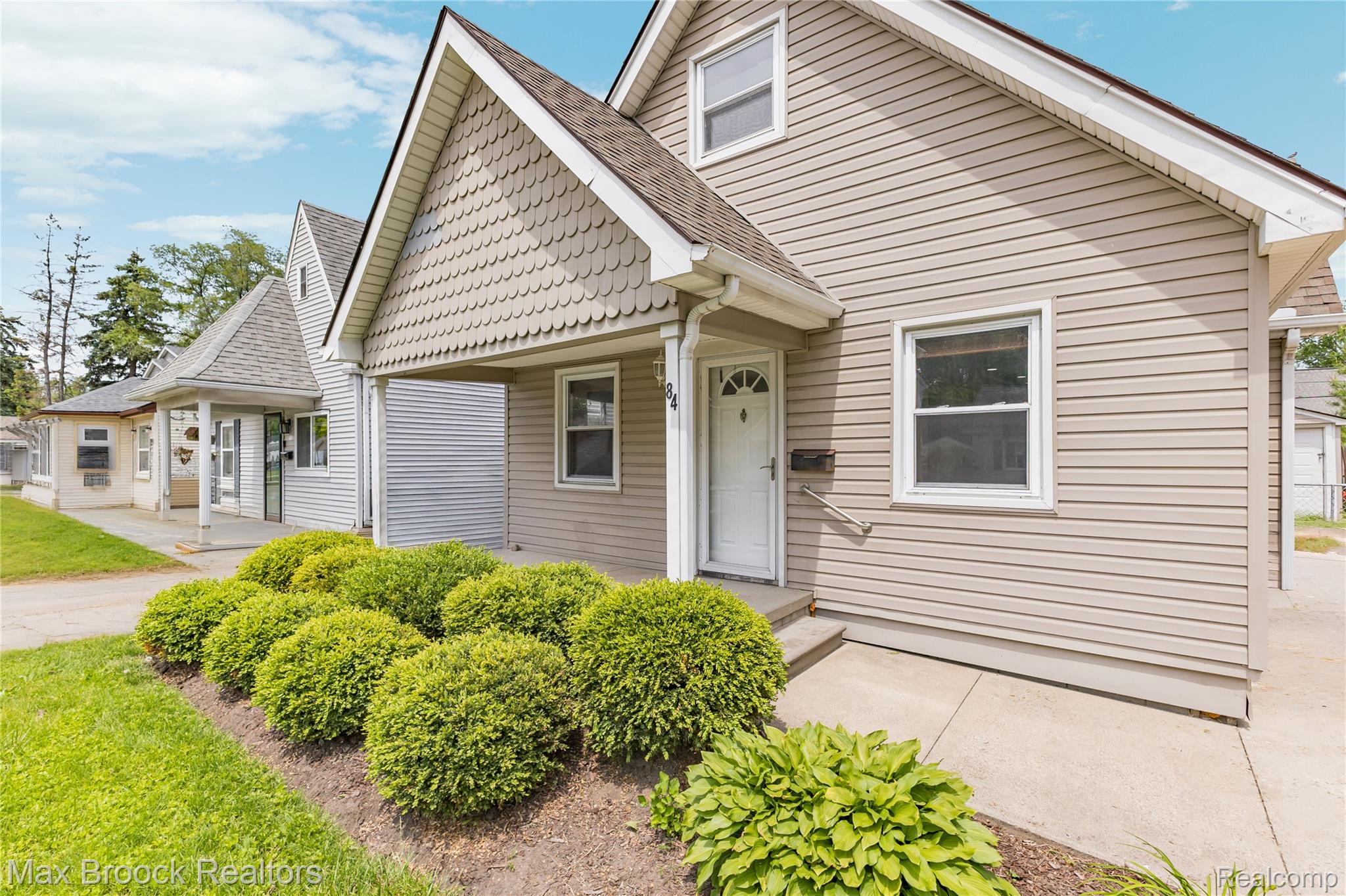 84 W Browning Avenue