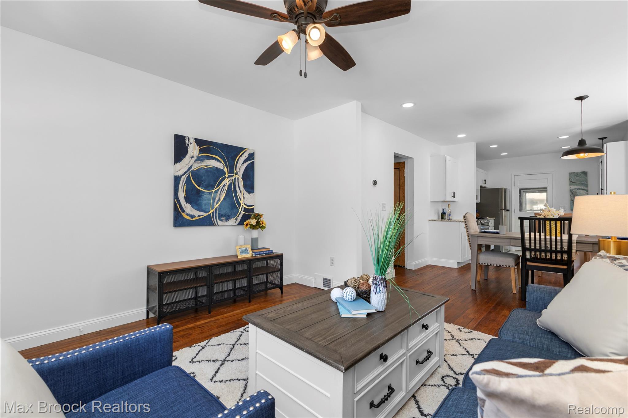 84 W Browning Avenue