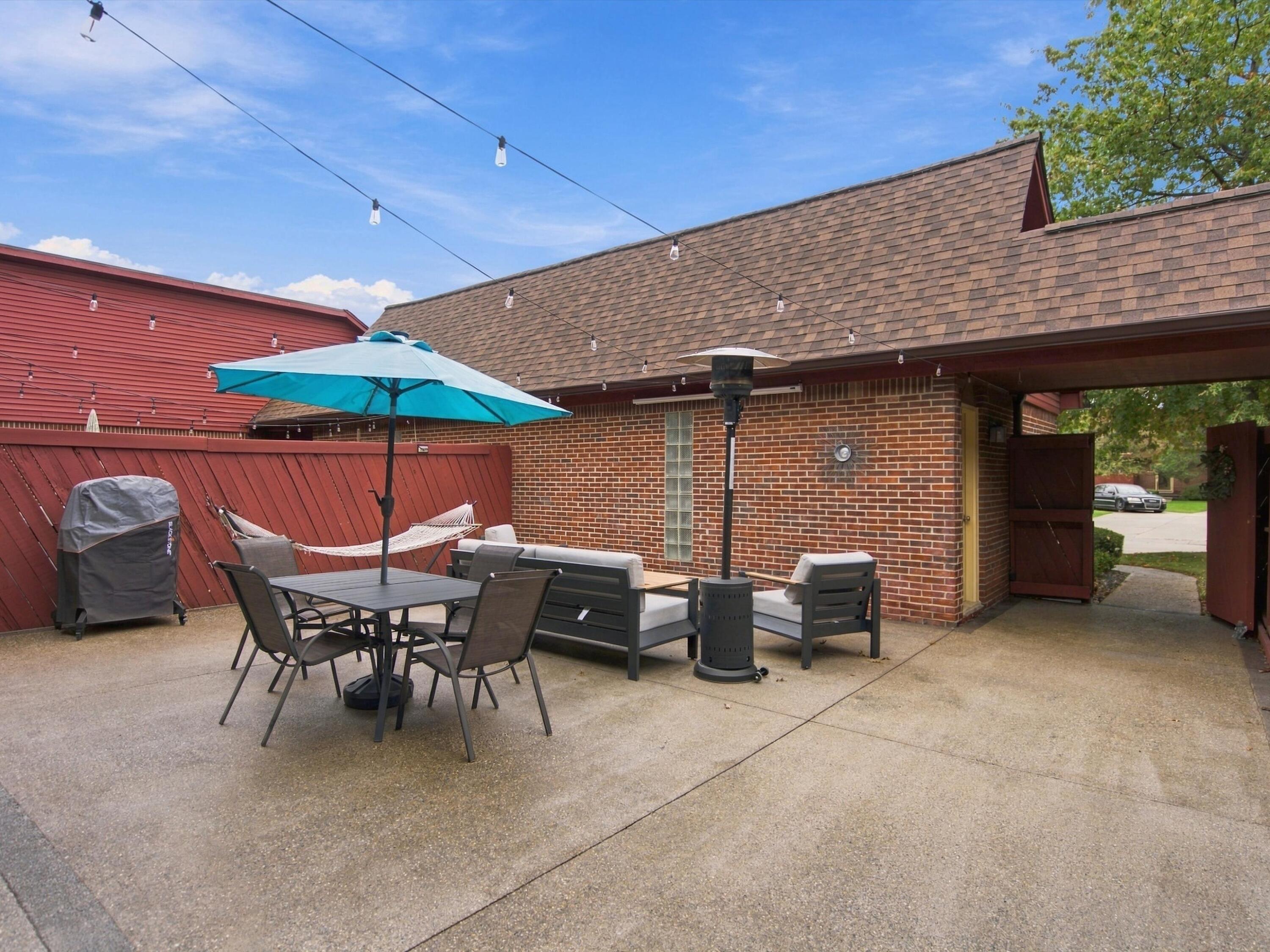 42176 Lochmoor Street 31