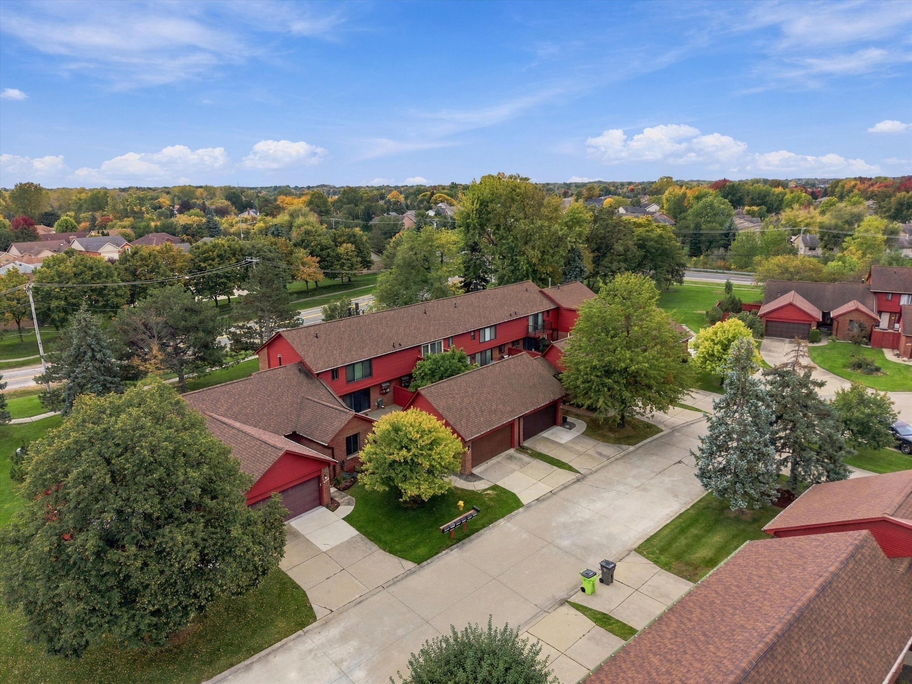 42176 Lochmoor Street 31