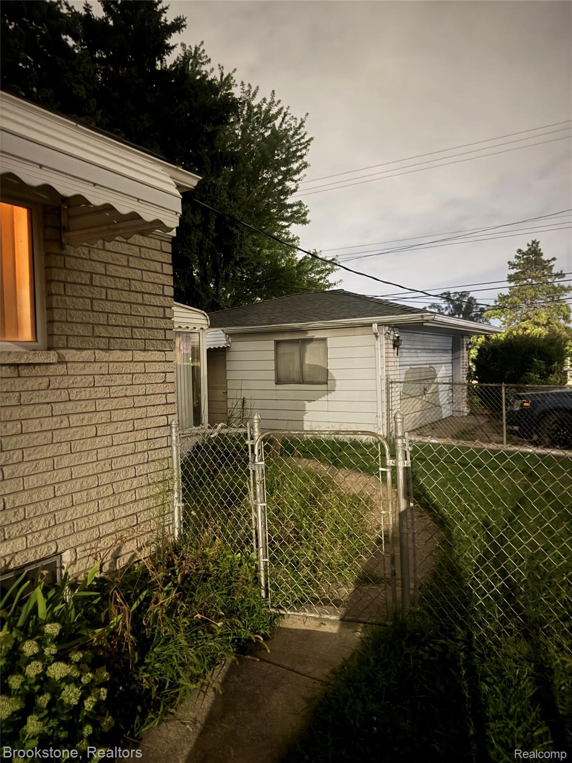 8495 Potomac