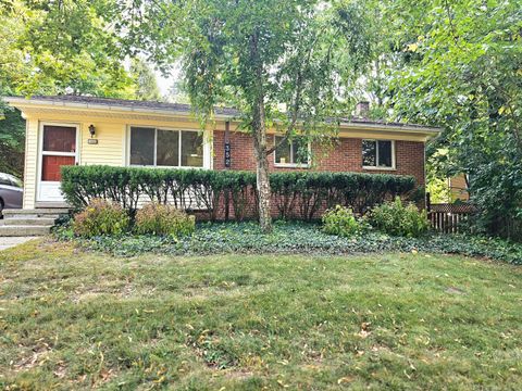 352 Manor Drive Ann Arbor City MI 48105