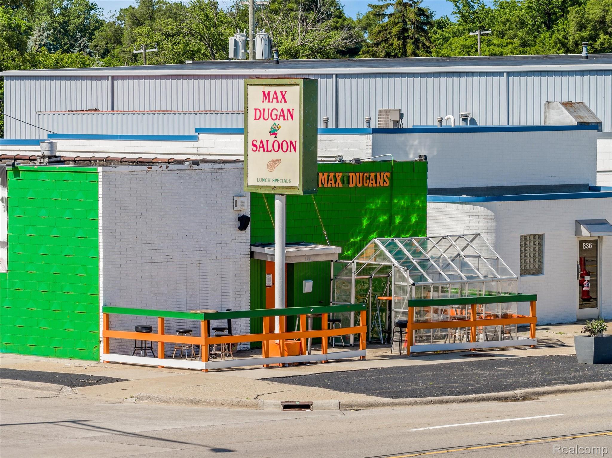 844 E 10 Mile Road