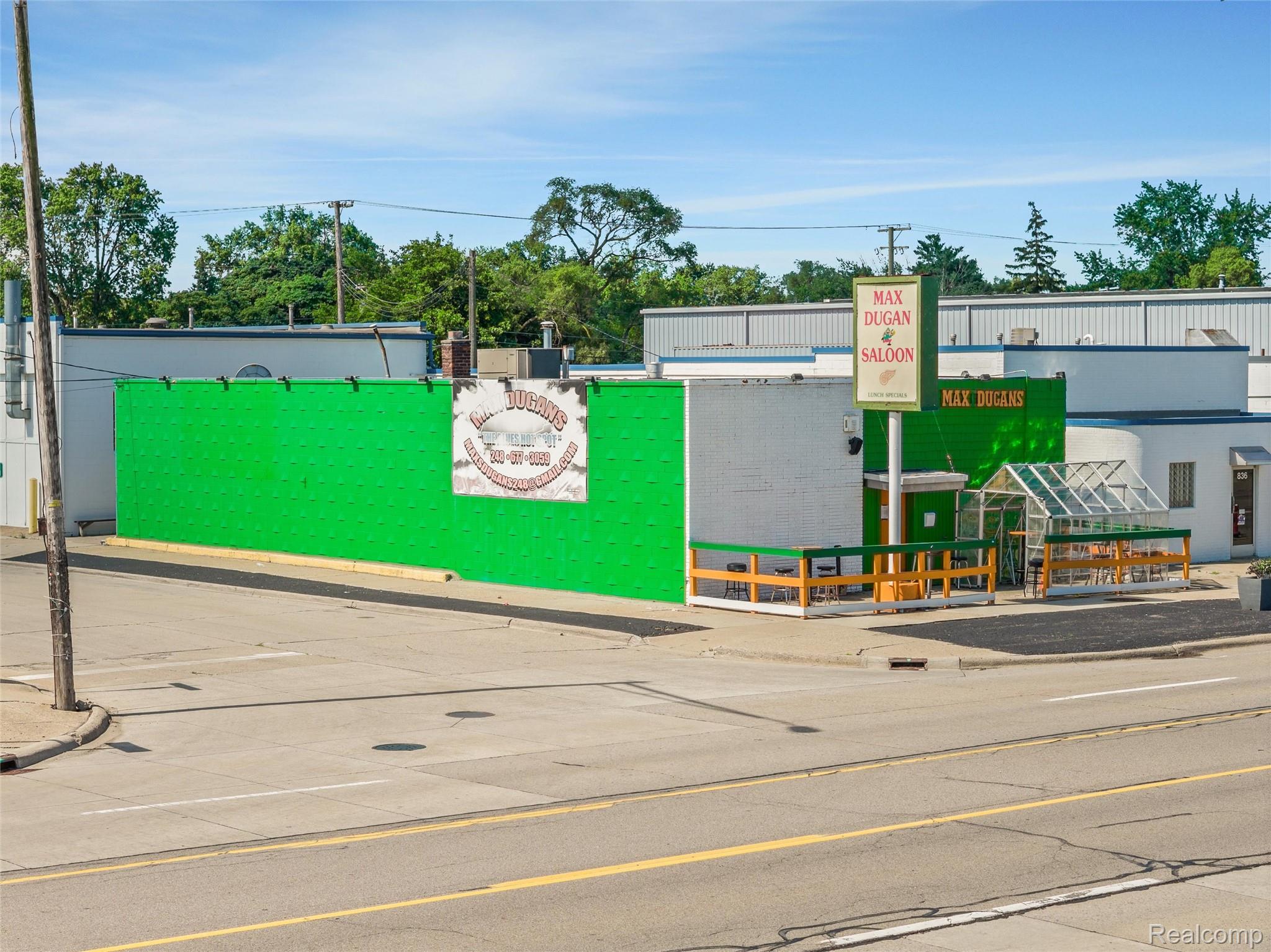 844 E 10 Mile Road