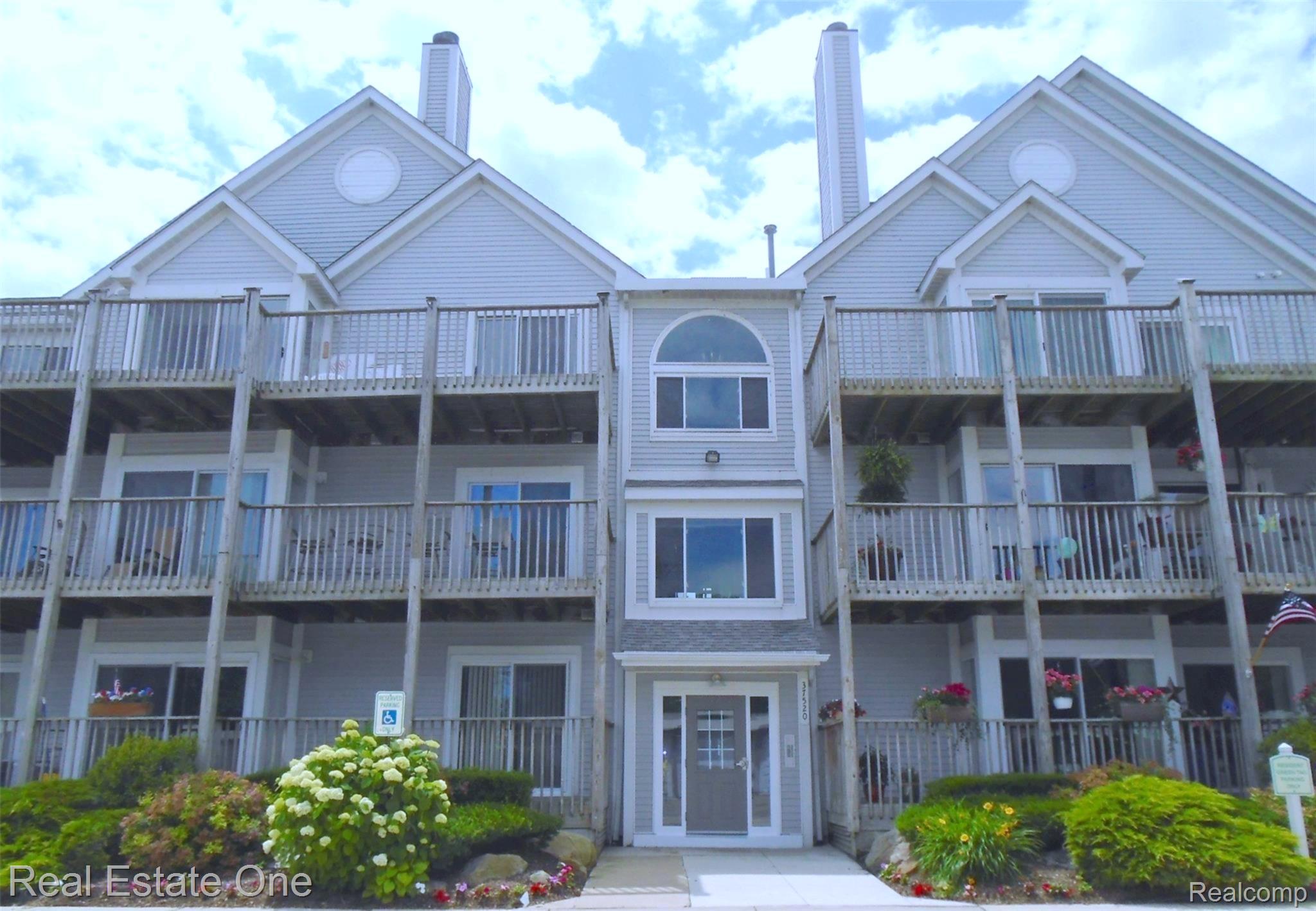 37520 JEFFERSON AVE #101
