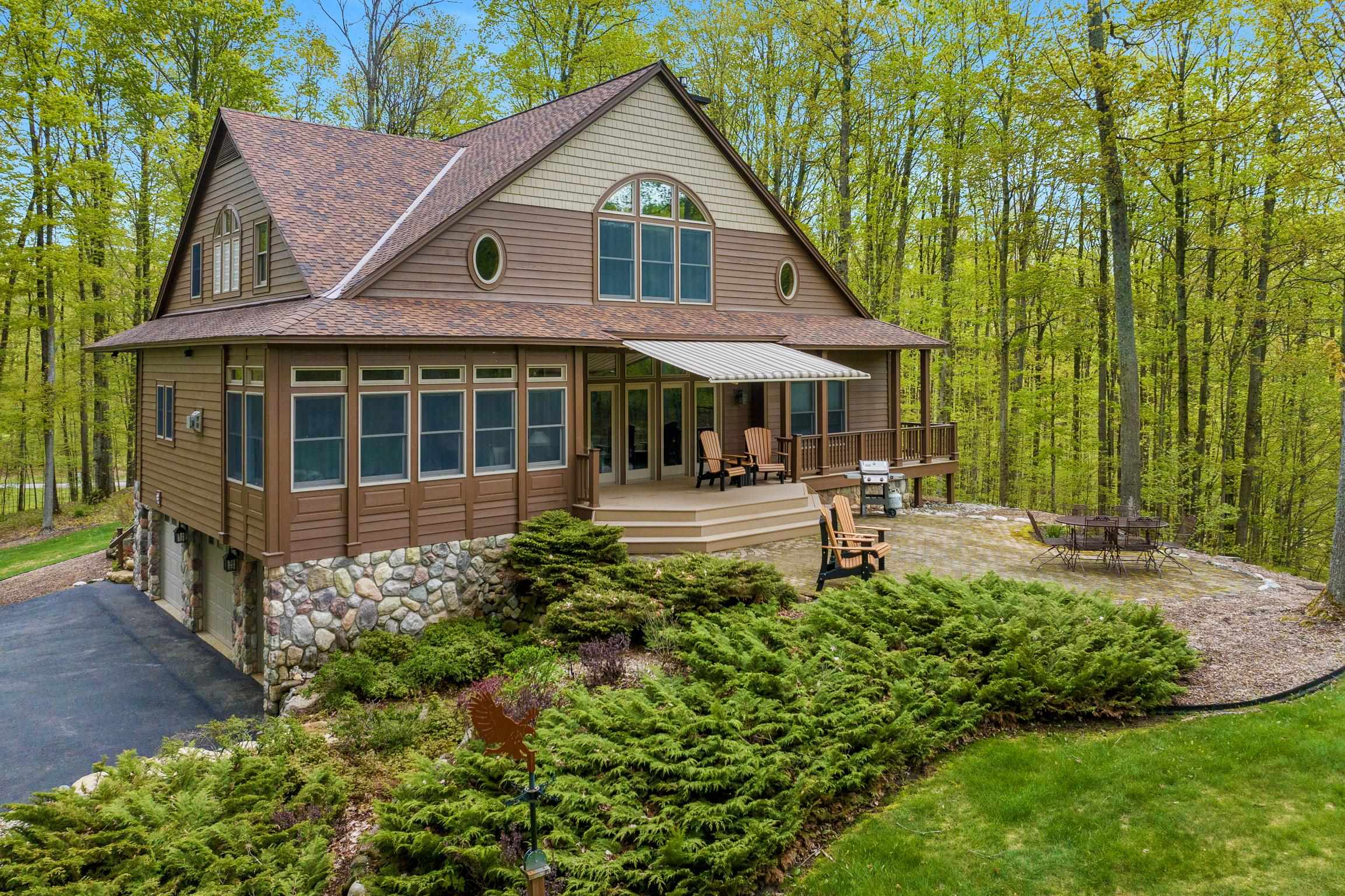 5582 Troon North
