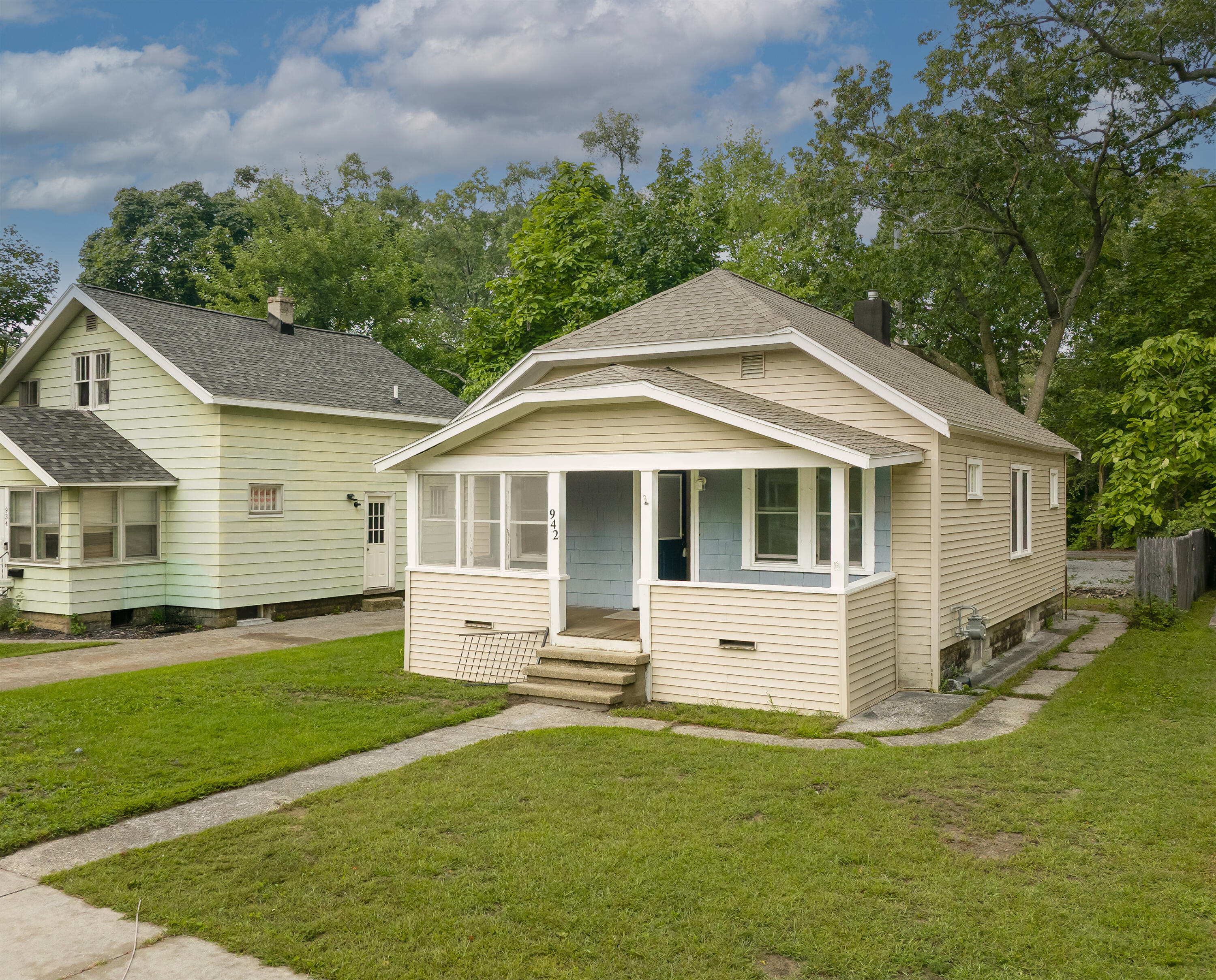 942 Ada Avenue