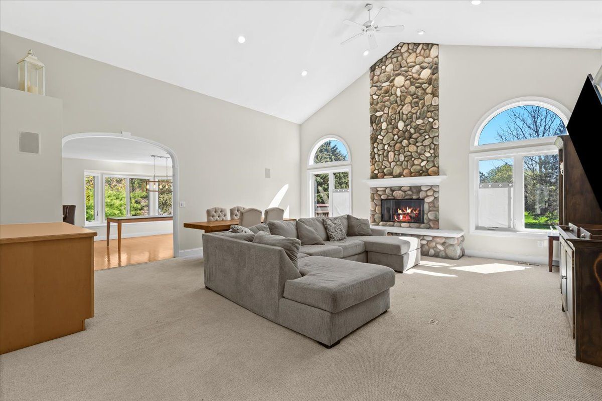 6158 HIGH VALLEY Drive