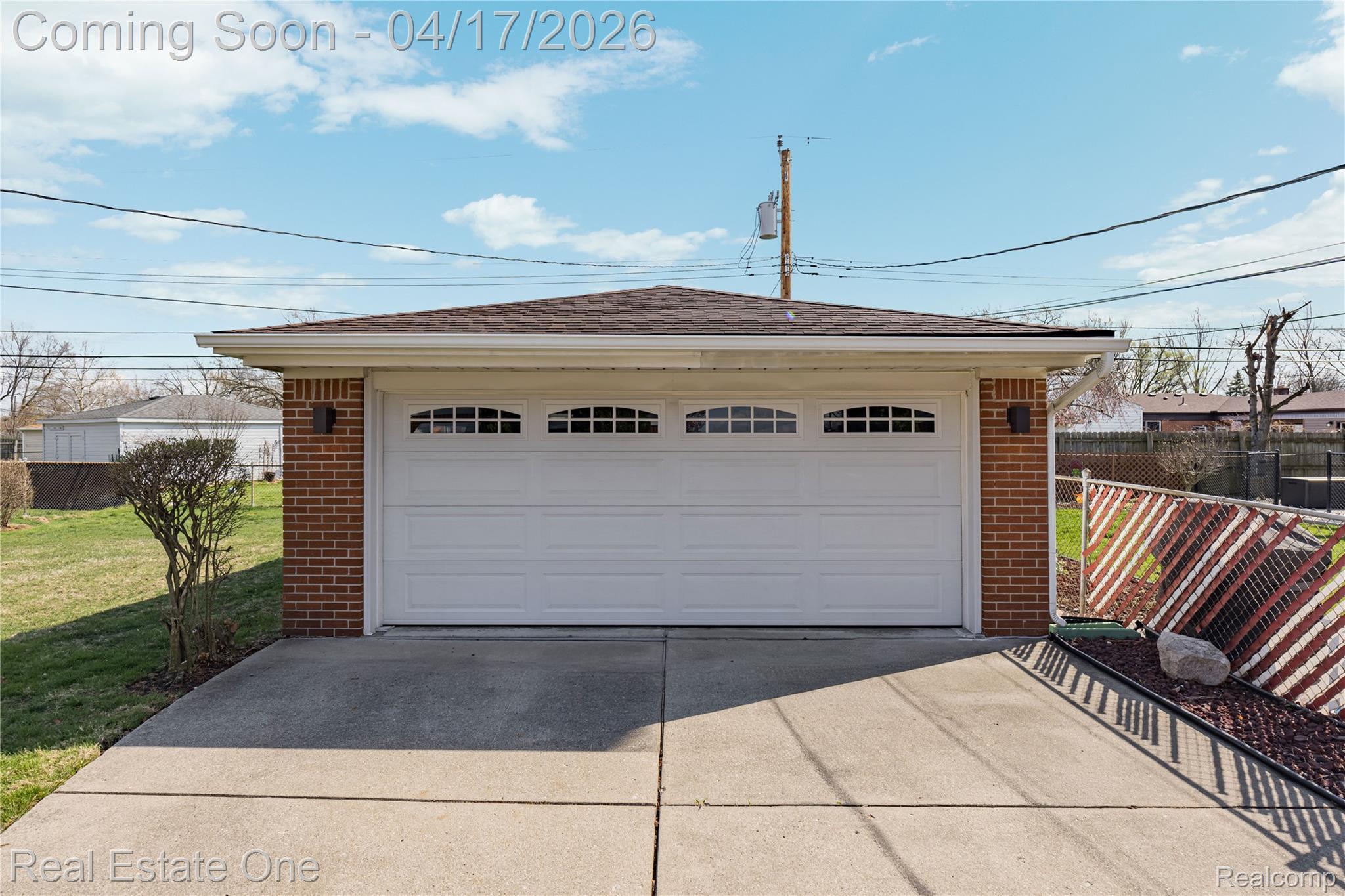 4656 Buckingham Drive