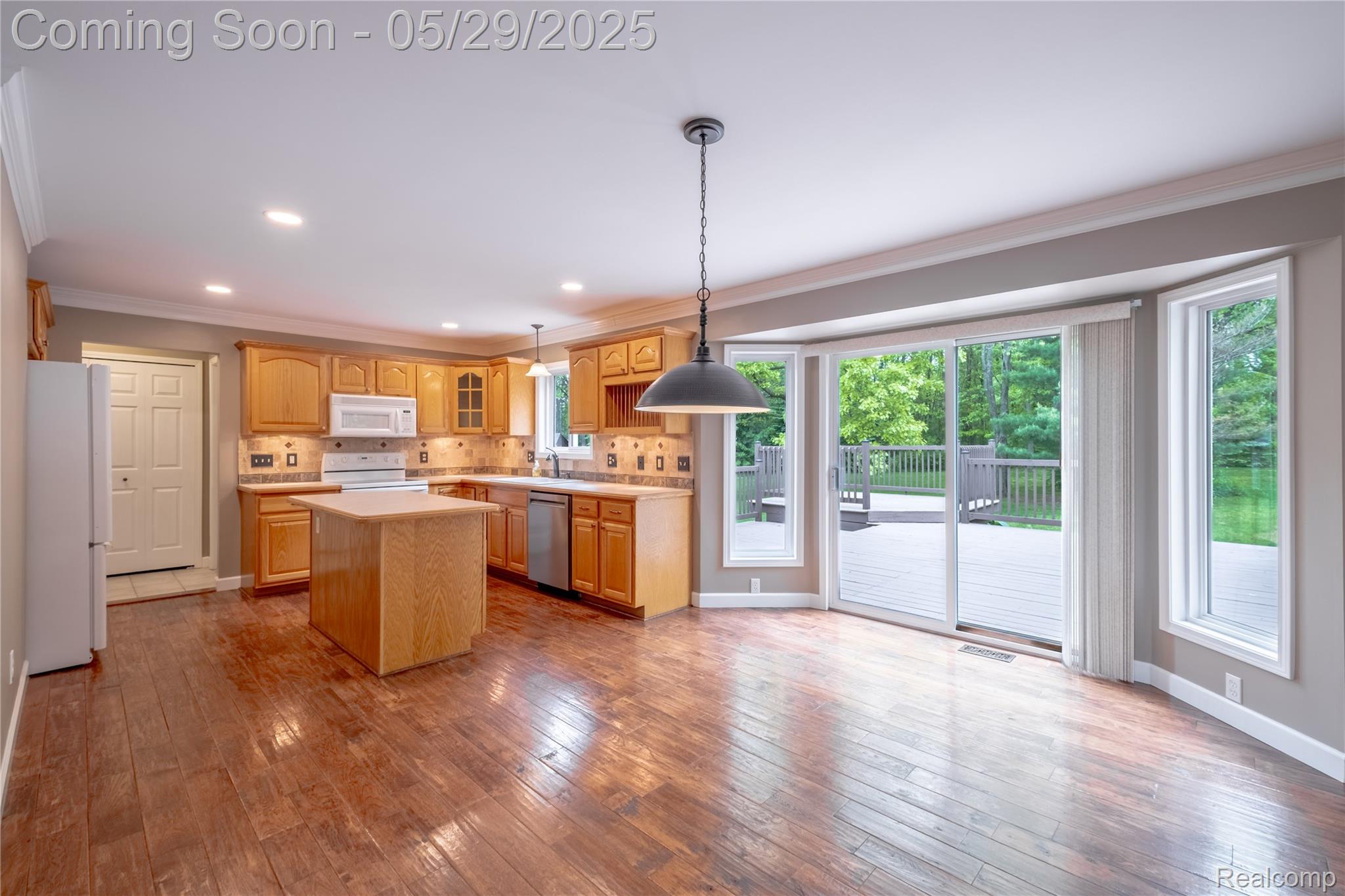 Howell City, Michigan 48843, United States, 3 Bedrooms Bedrooms, ,4 BathroomsBathrooms,Residential,Pending,137948