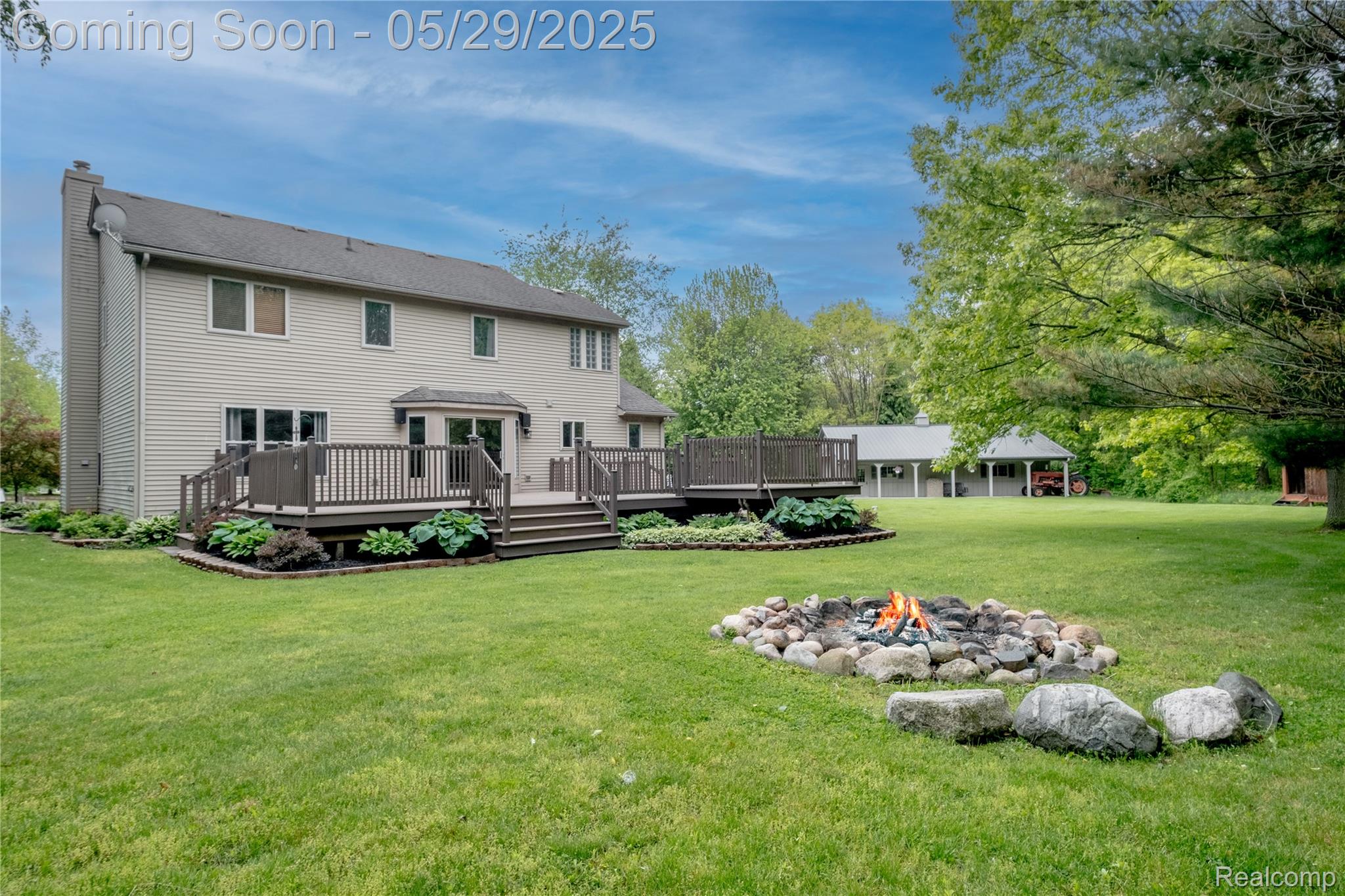 Howell City, Michigan 48843, United States, 3 Bedrooms Bedrooms, ,4 BathroomsBathrooms,Residential,Pending,137948