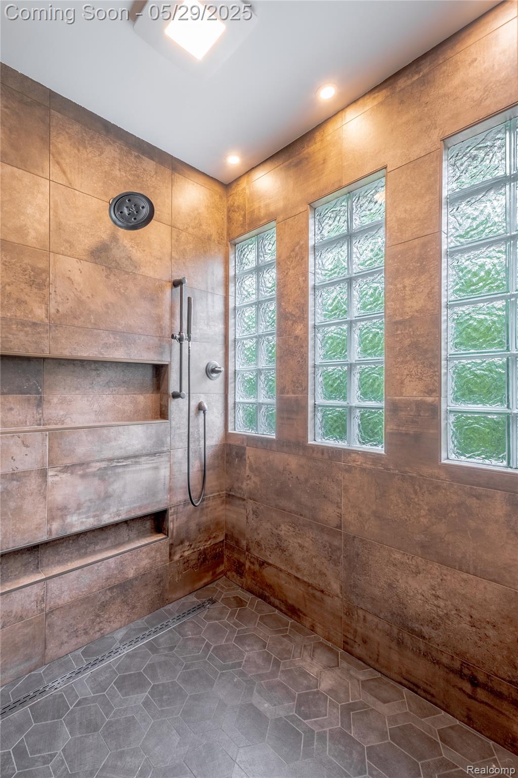 Howell City, Michigan 48843, United States, 3 Bedrooms Bedrooms, ,4 BathroomsBathrooms,Residential,Pending,137948