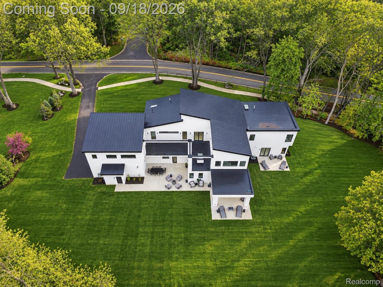 1715 Lone Pine Road