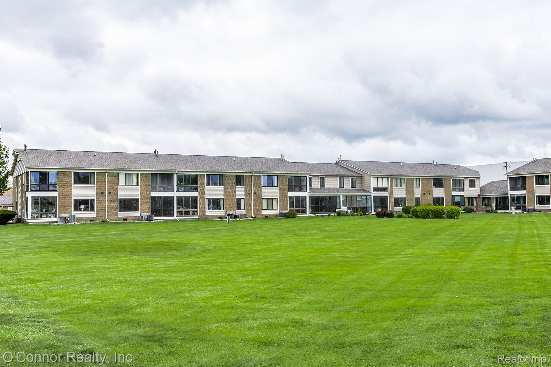 1660 River Road 53