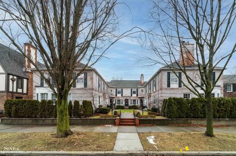 47 Cranford Lane Grosse Pointe City MI 48230