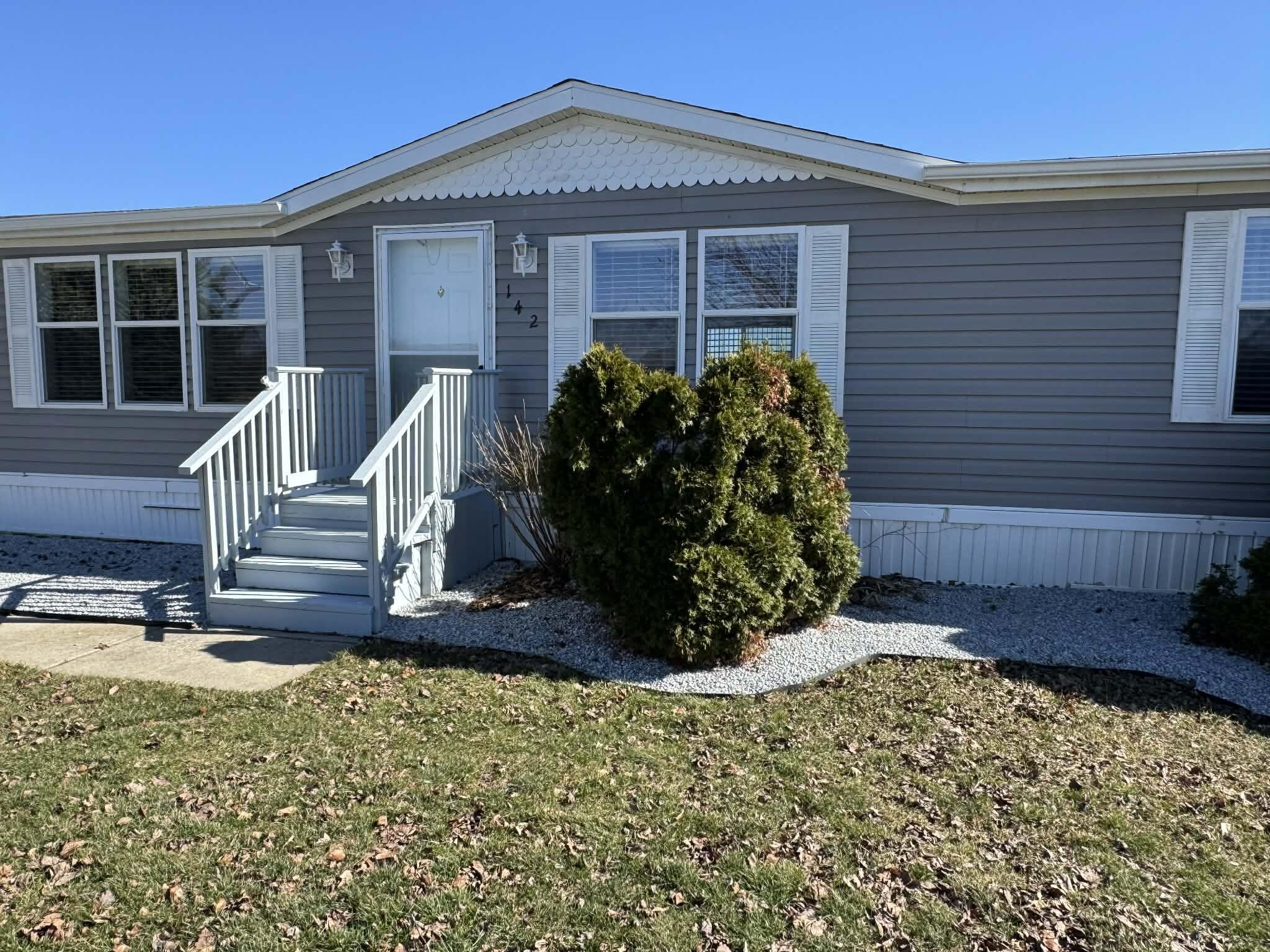 7204 E Grand River Ave Lot 142