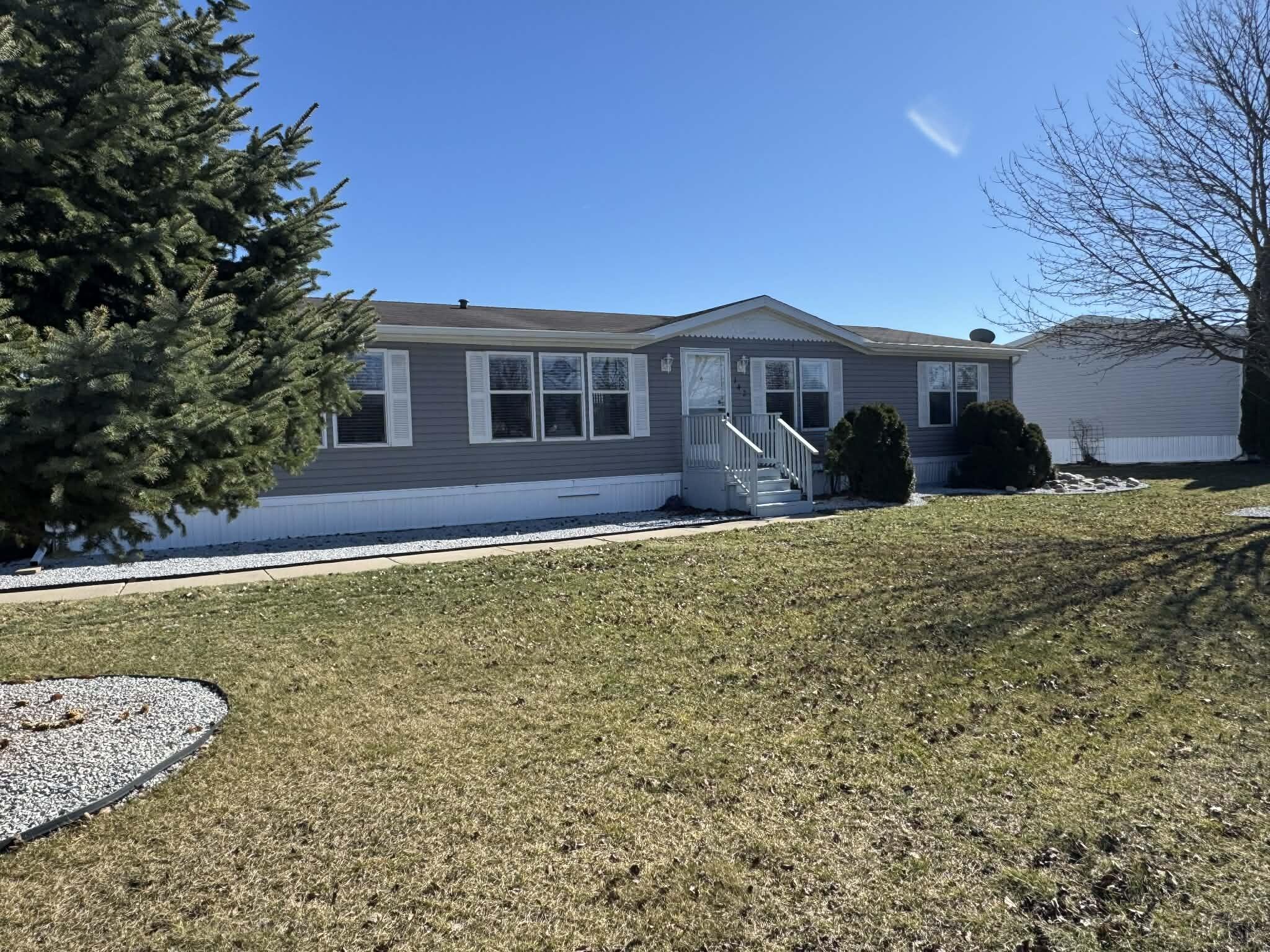 7204 E Grand River Ave Lot 142