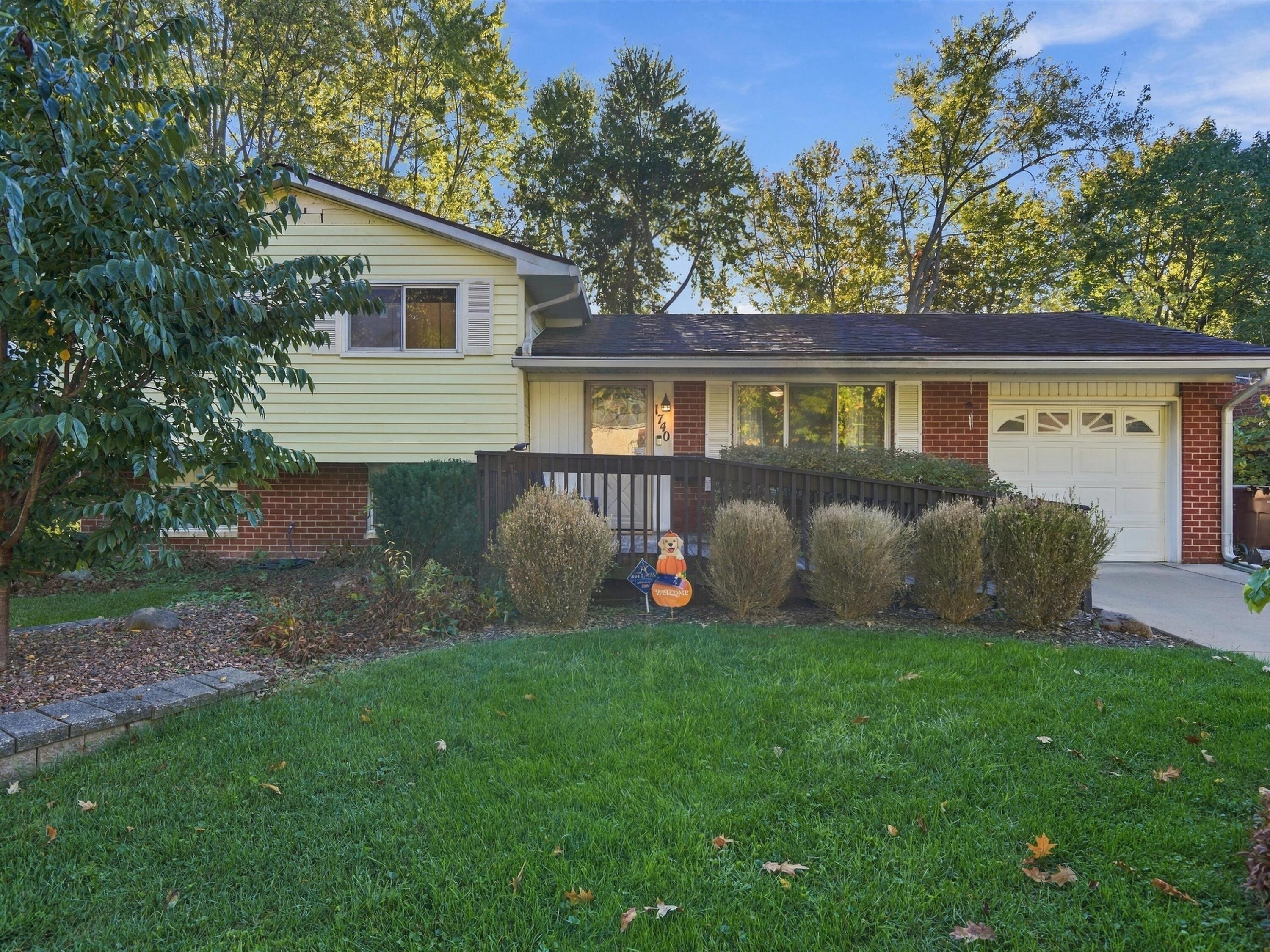 1740 Dover Court
