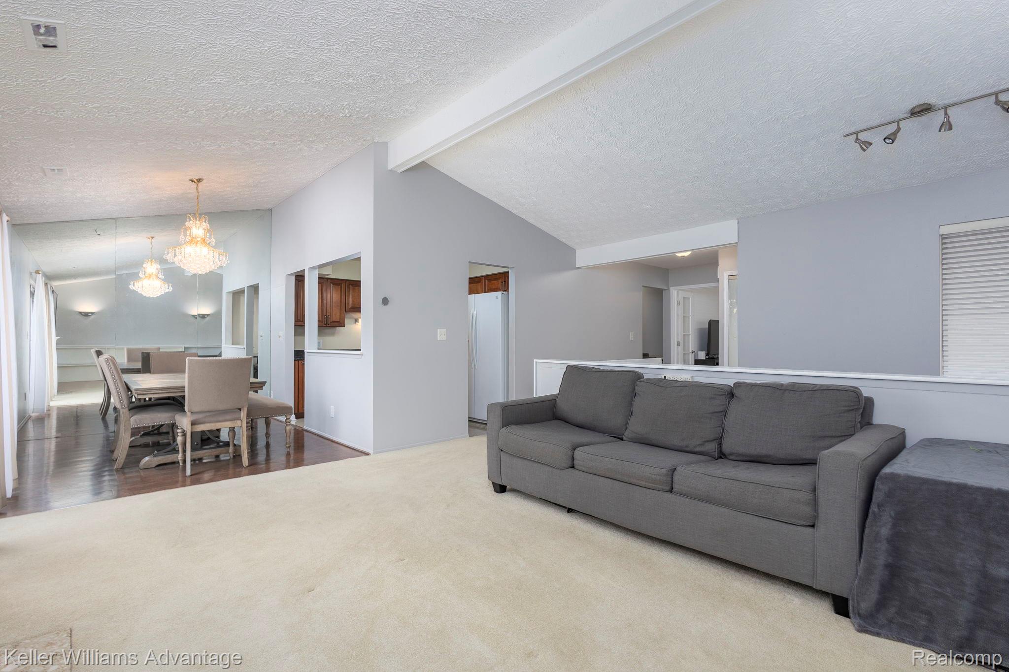 24285 Evergreen Road