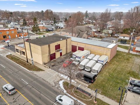 24134 W Warren Street Dearborn Heights City MI 48127