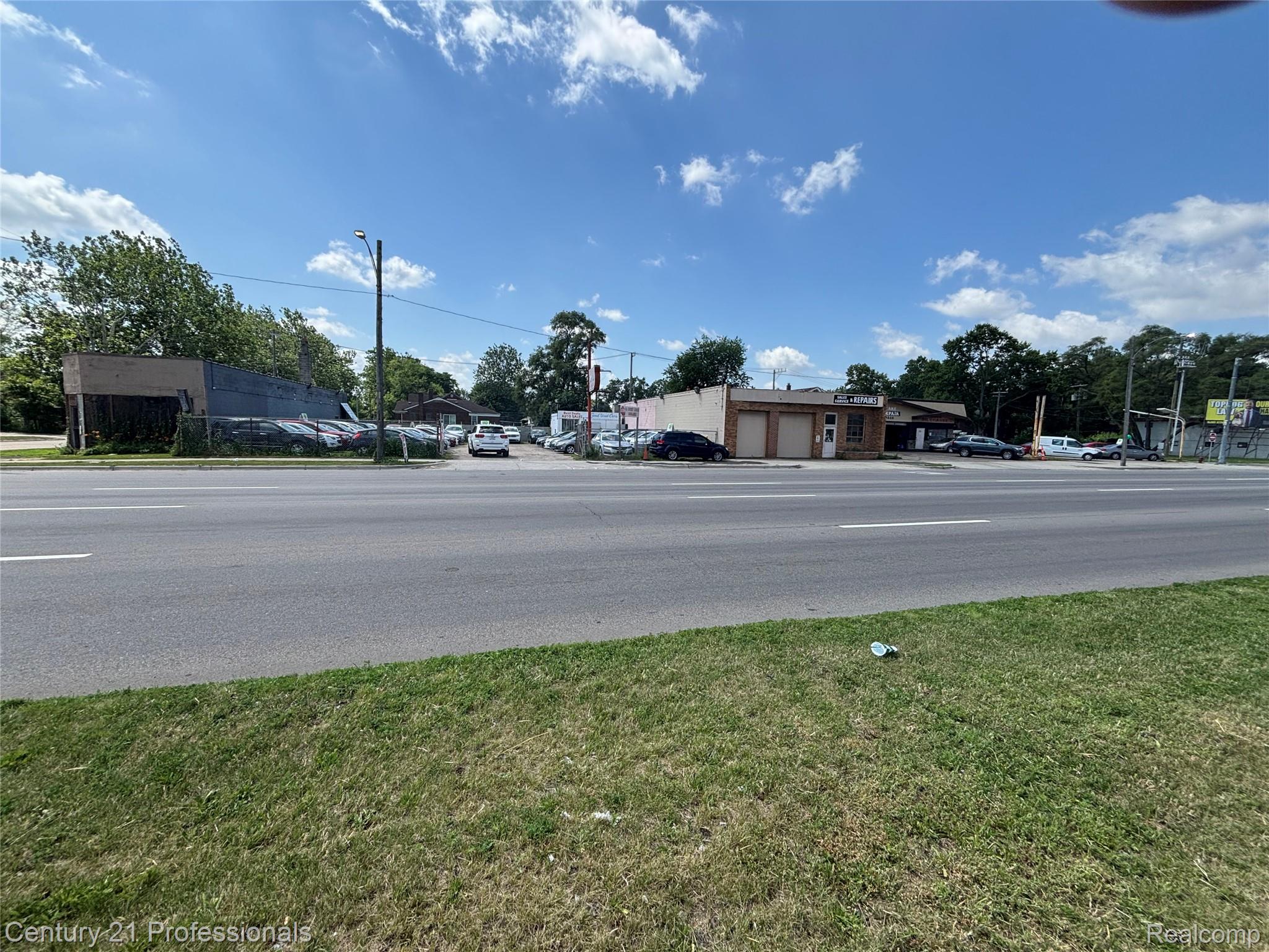 1790 E 8 mile Road