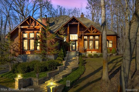 5970 Lynne Hollow Drive Commerce Charter Township MI 48382