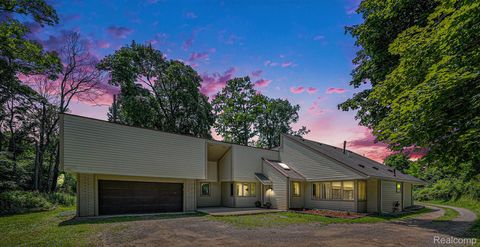 36680 Howard Road Farmington City MI 48331