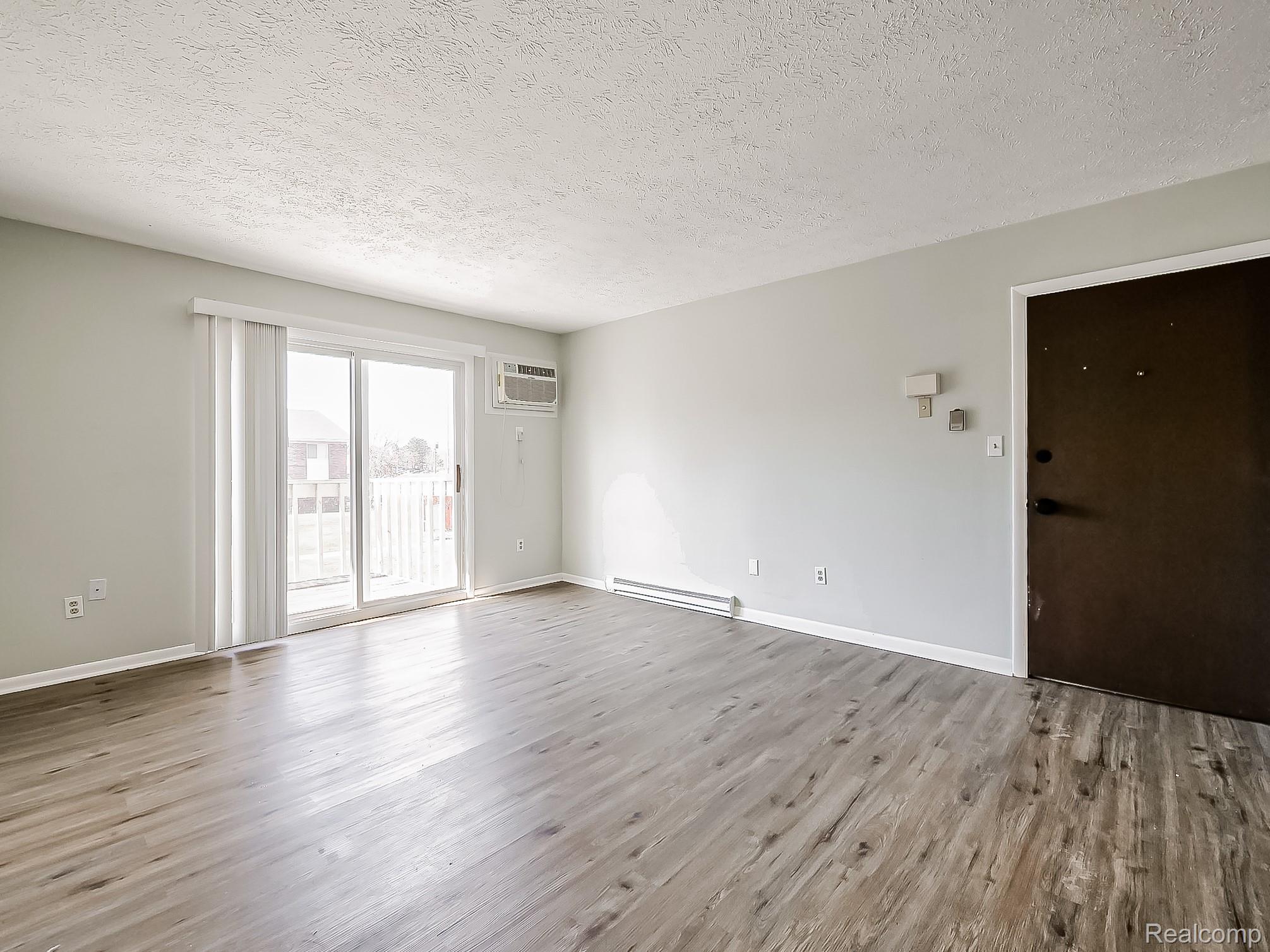 121 E Van Riper Road 7