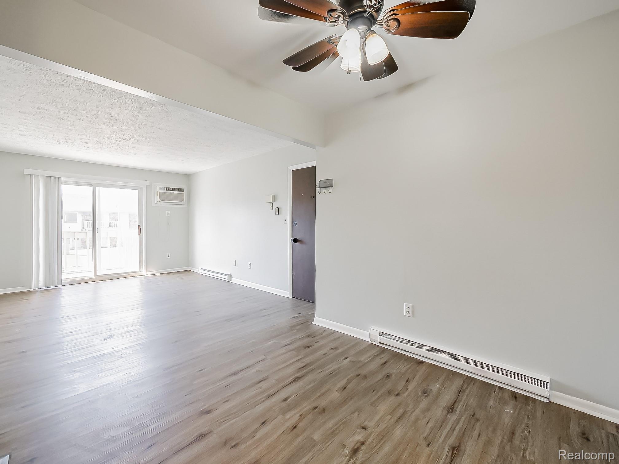 121 E Van Riper Road 7