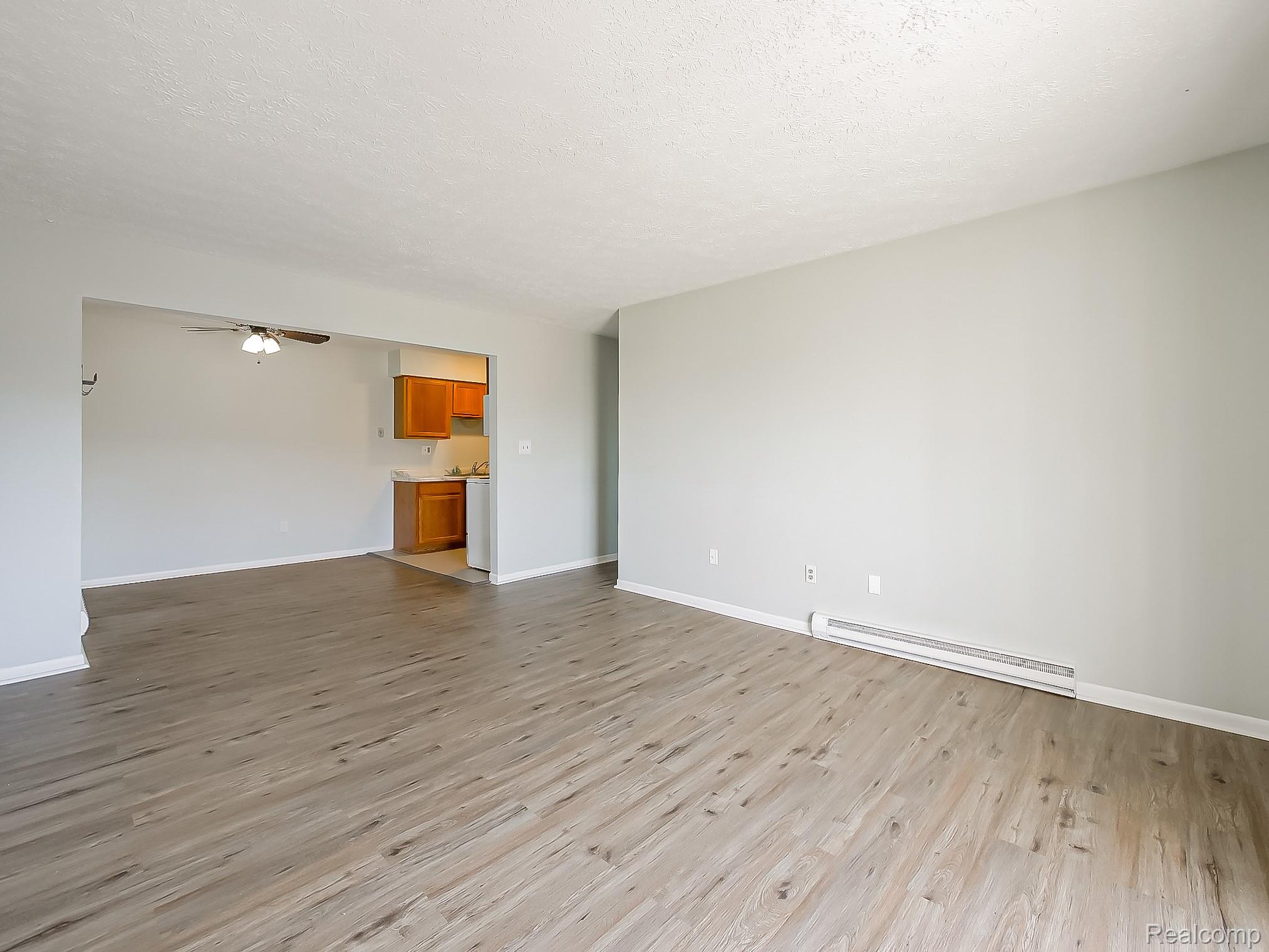 121 E Van Riper Road 7