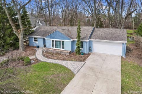 2905 W HICKORY GROVE Road Bloomfield Charter Township MI 48302