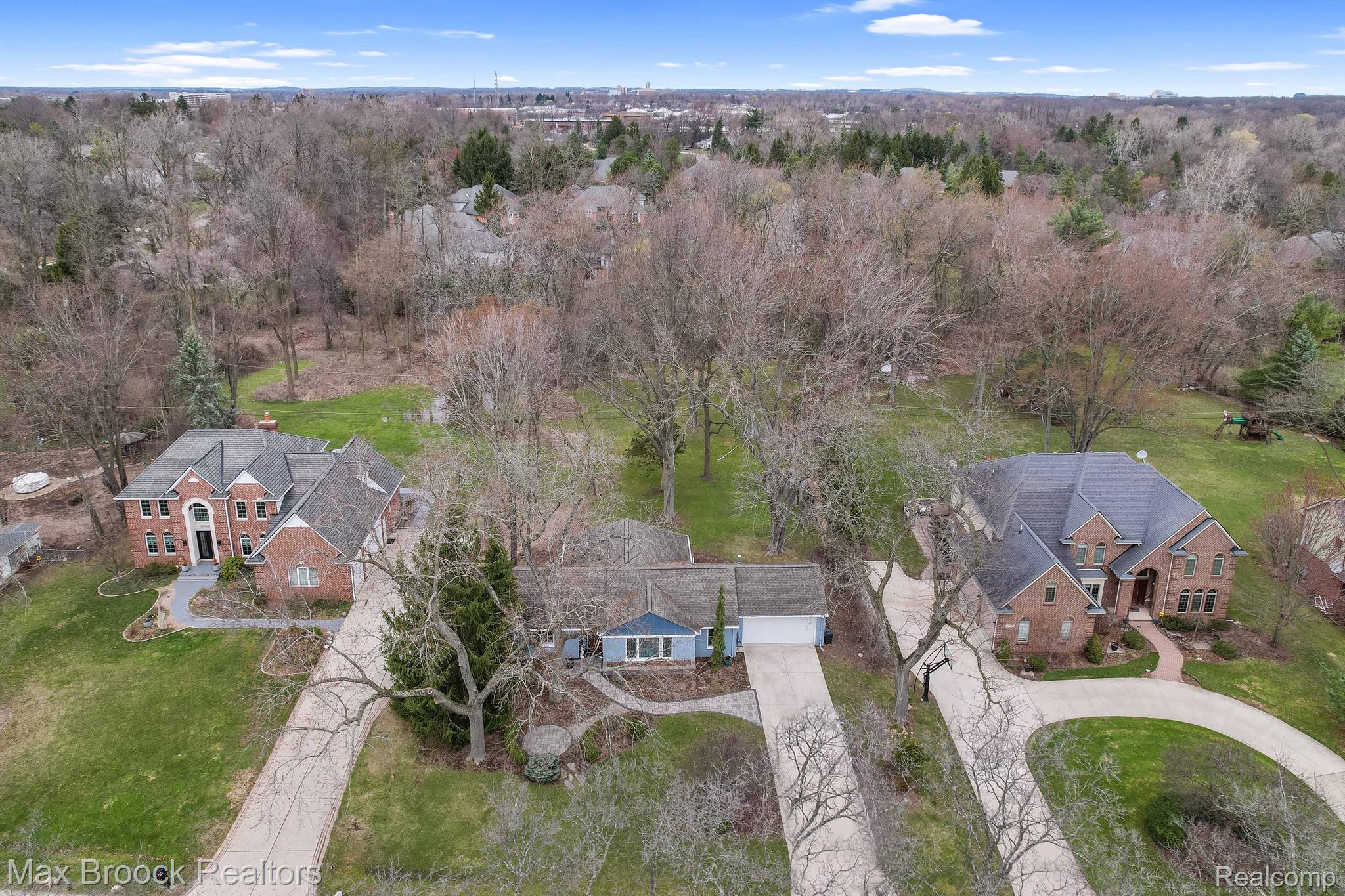 2905 W HICKORY GROVE Road