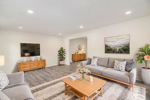 Tiny photo for 4841 Leesburg Drive, West Bloomfield Charter Township, MI 48323 (MLS # 5050203270)